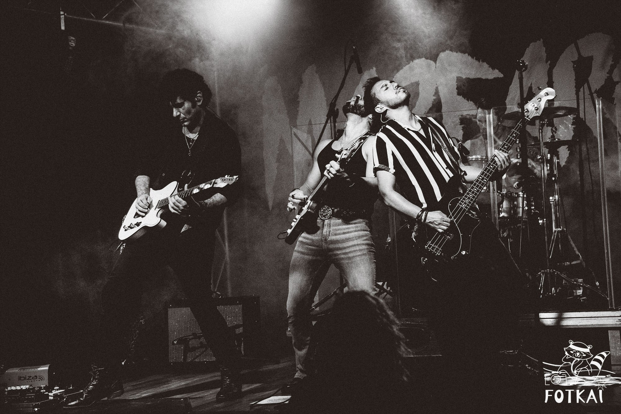 DENISDENIS — reportaje fotográfico del concierto en la Sala Marearock (Alicante) | FOTKAI