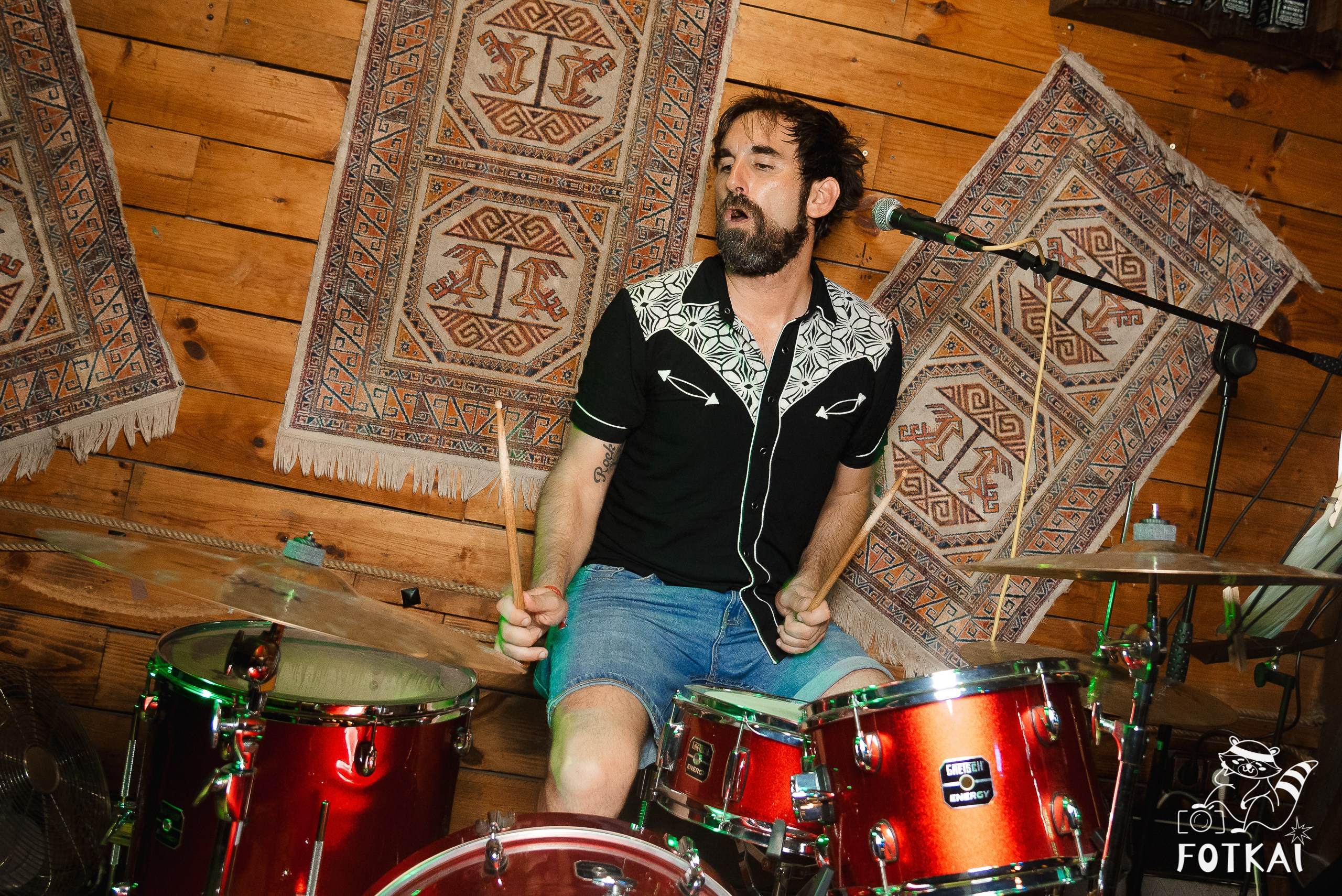 Reportaje fotográfico de FOTKAI | Get Back en El Paso Bar | Torrevieja, España, 12 de julio de 2025