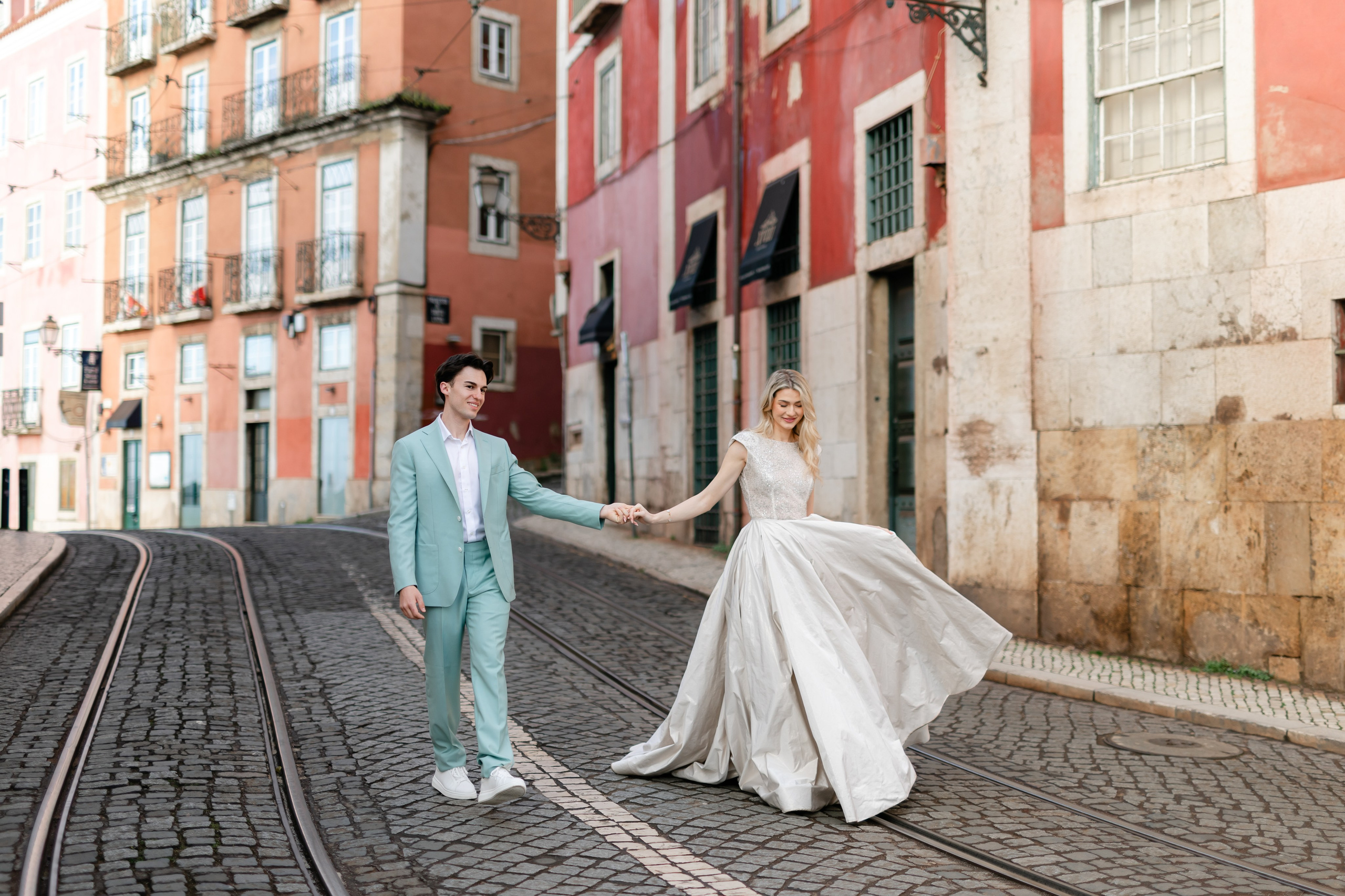 Vivien & Razvan. Main