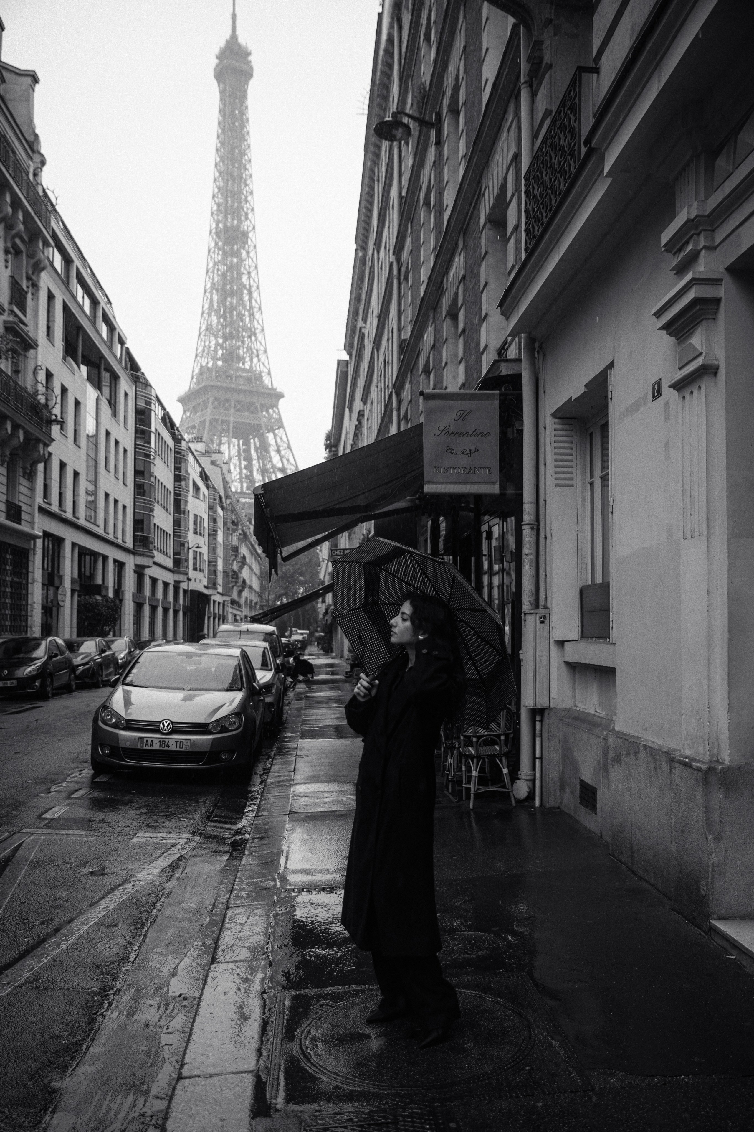 Yvonne. Paris Wedding Photographer
