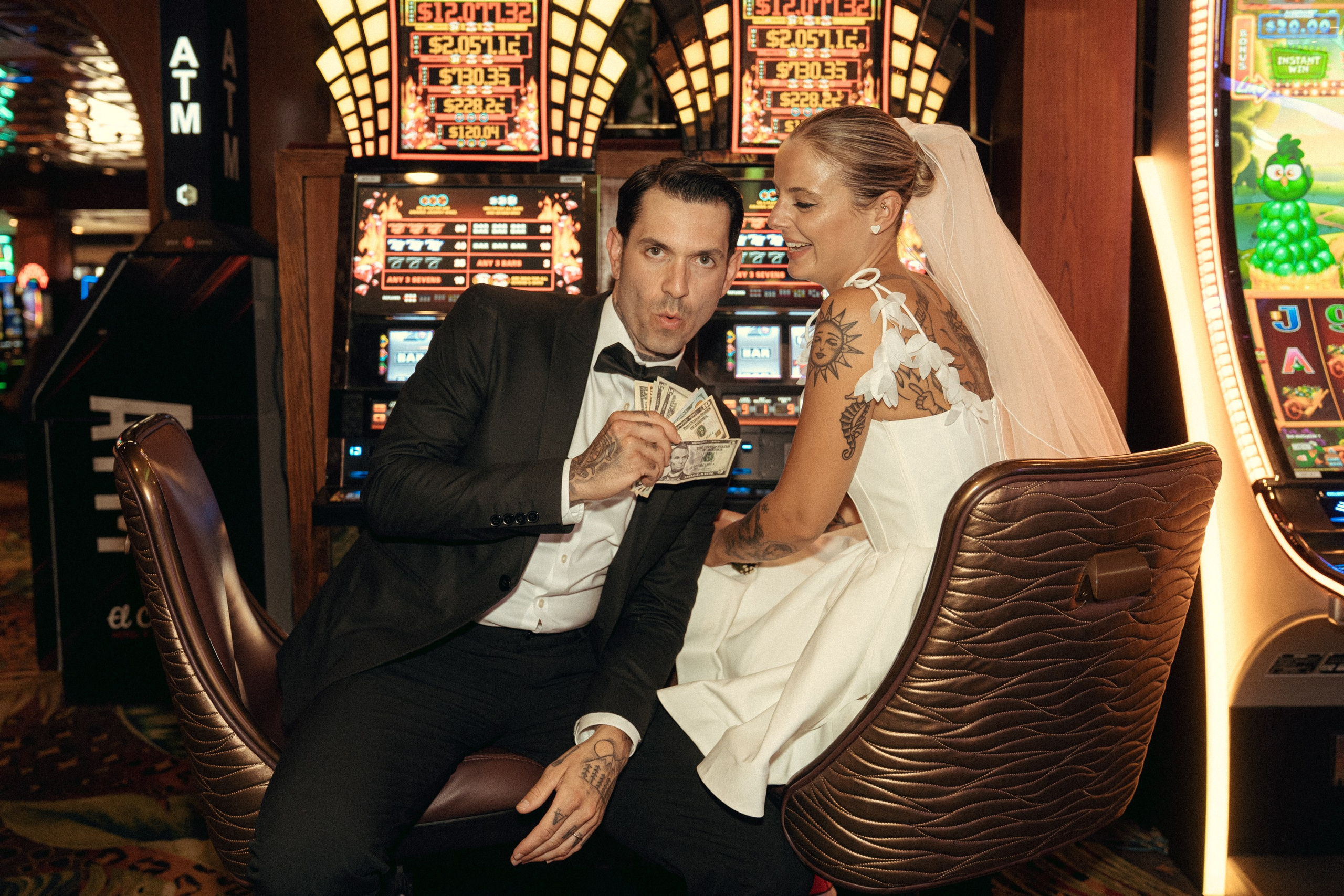 Klara&Marsel. Wedding & elopement photographer Viktoriya Kravtsov. Las Vegas