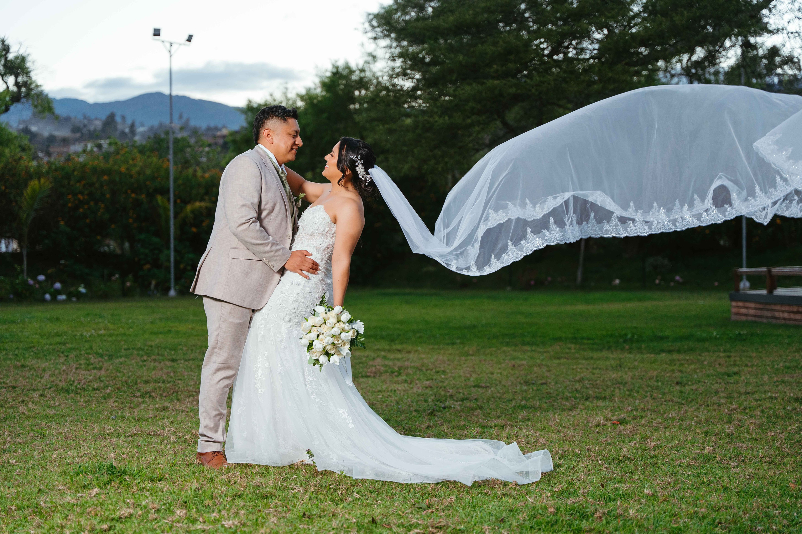 Karol y Jairon. Fotógrafo de bodas en Loja Ecuador | Piero Alvarez PH