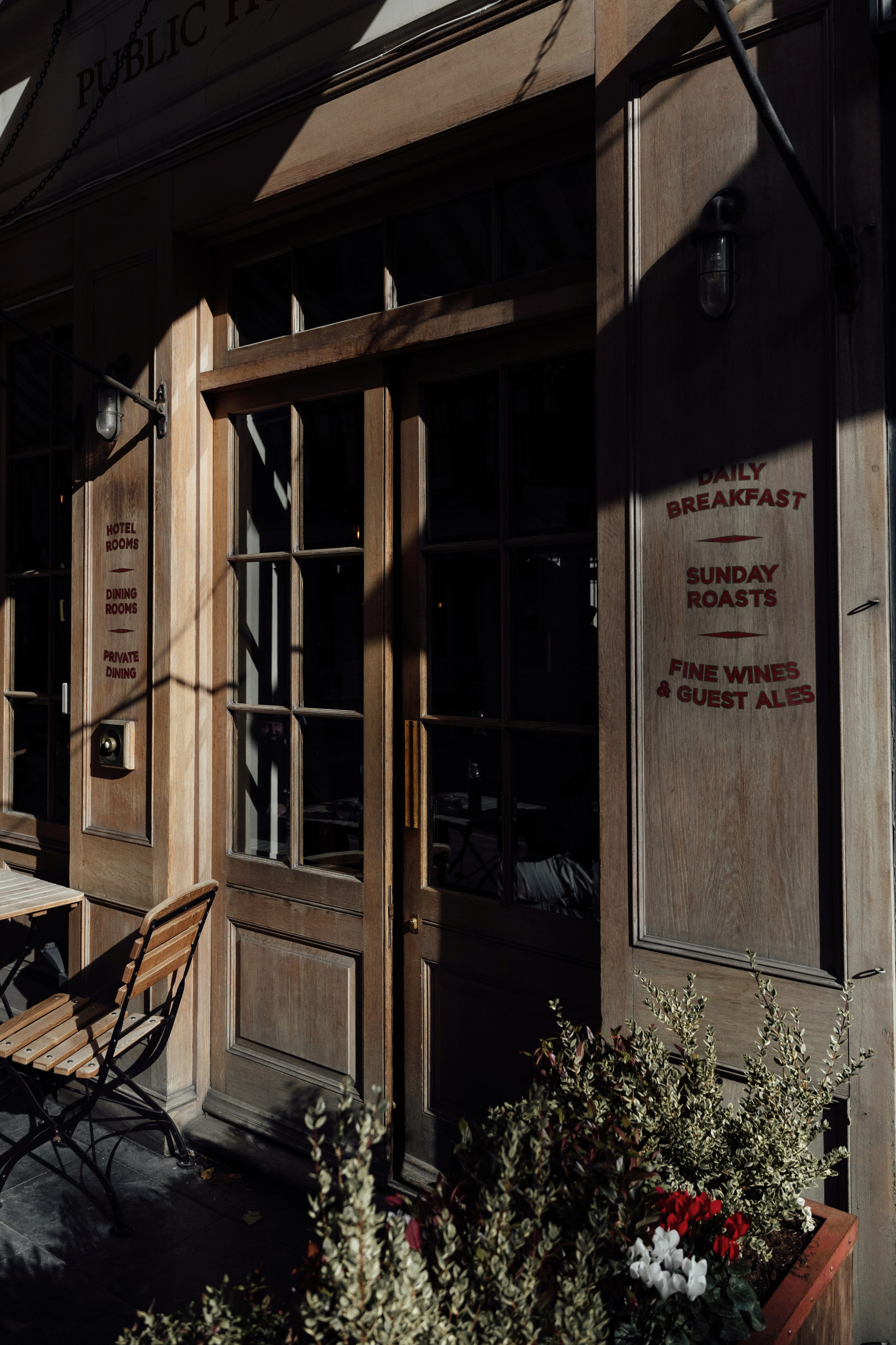 Sara & Angus — Old Marylebone Town Hall, London. Timeless Wedding & Event Photography from London to the world