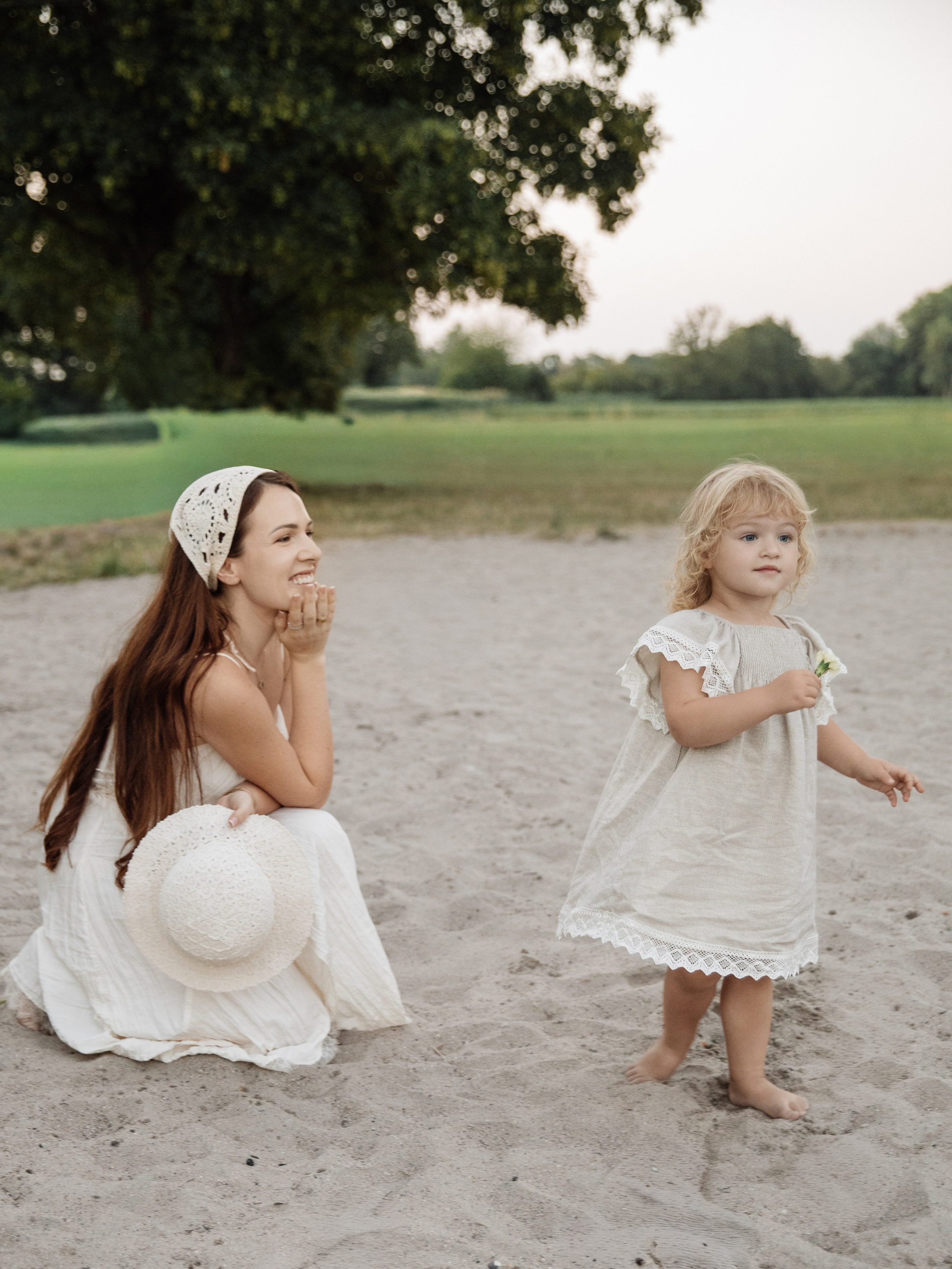 Family (Outdoor). Wedding Photographer