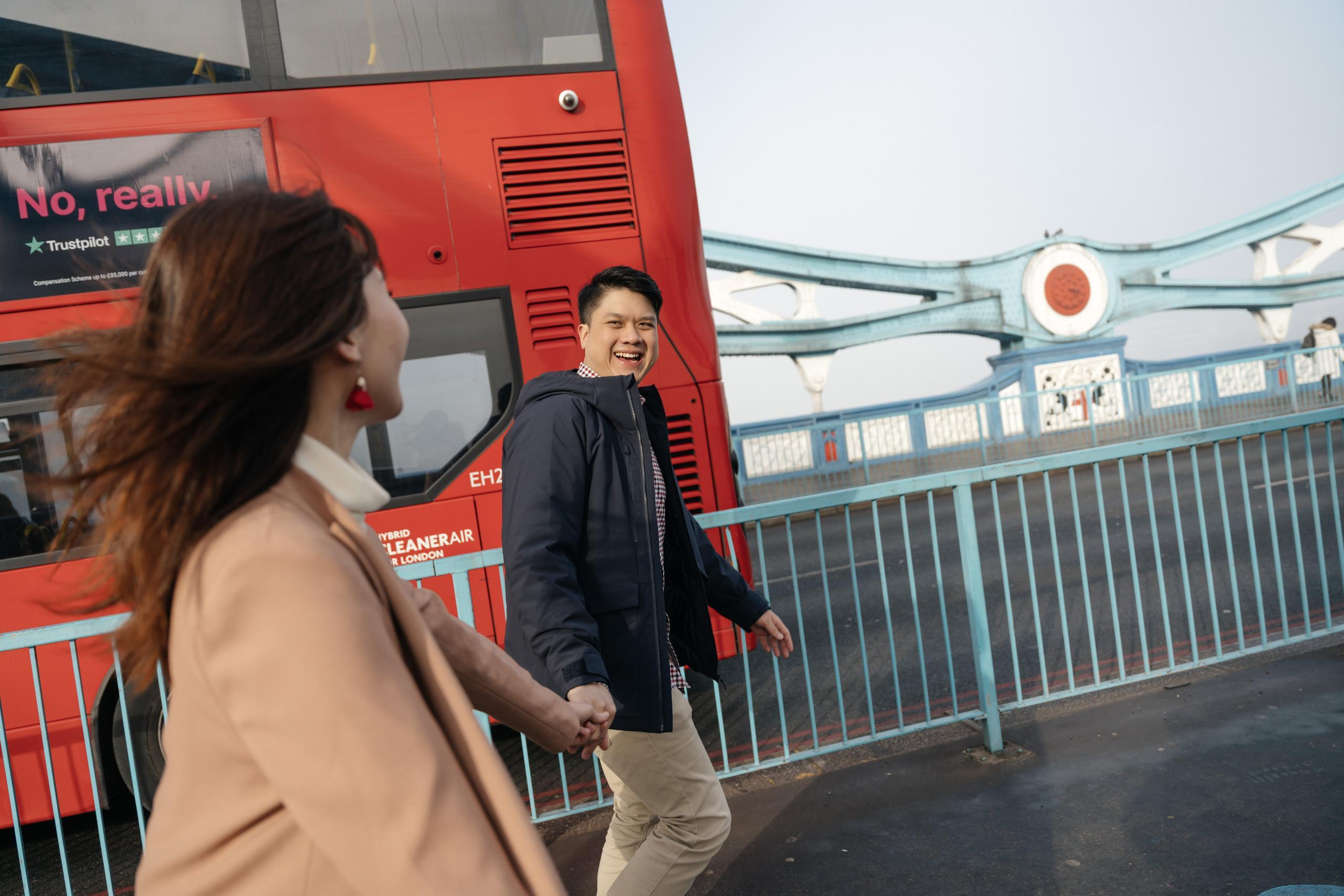 Foggy Hornung by Tower Bridge. London portrait and family photographer