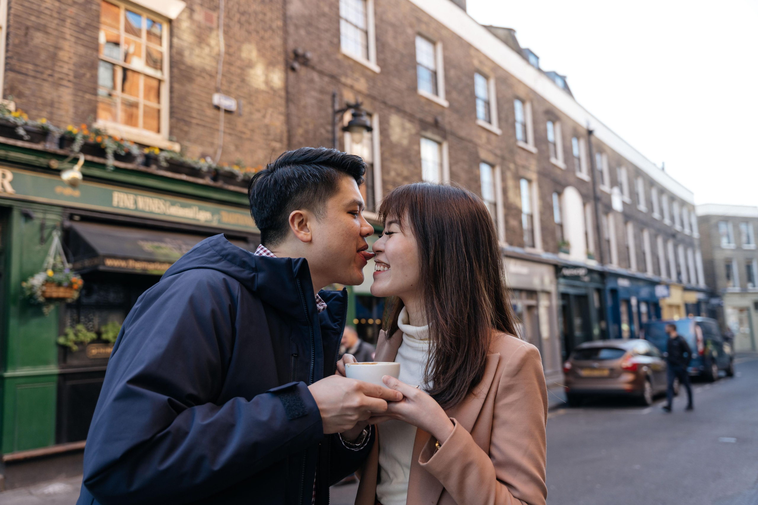 Foggy Hornung by Tower Bridge. London portrait and family photographer