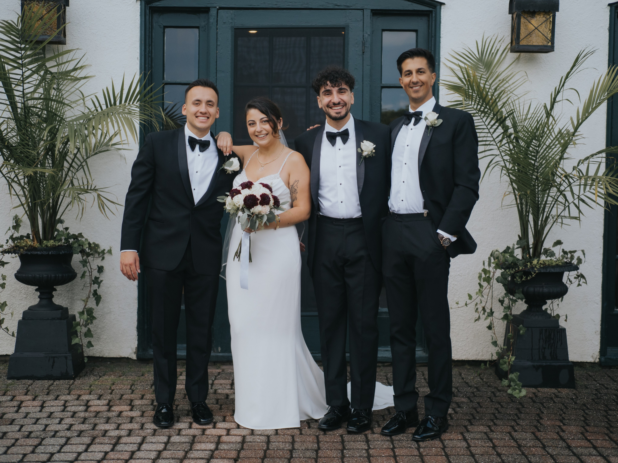 Wedding of Cassandra and Loïc in Beaconsfield, Montreal. Wedding and Family Photography Montreal Muriel Oe Photo