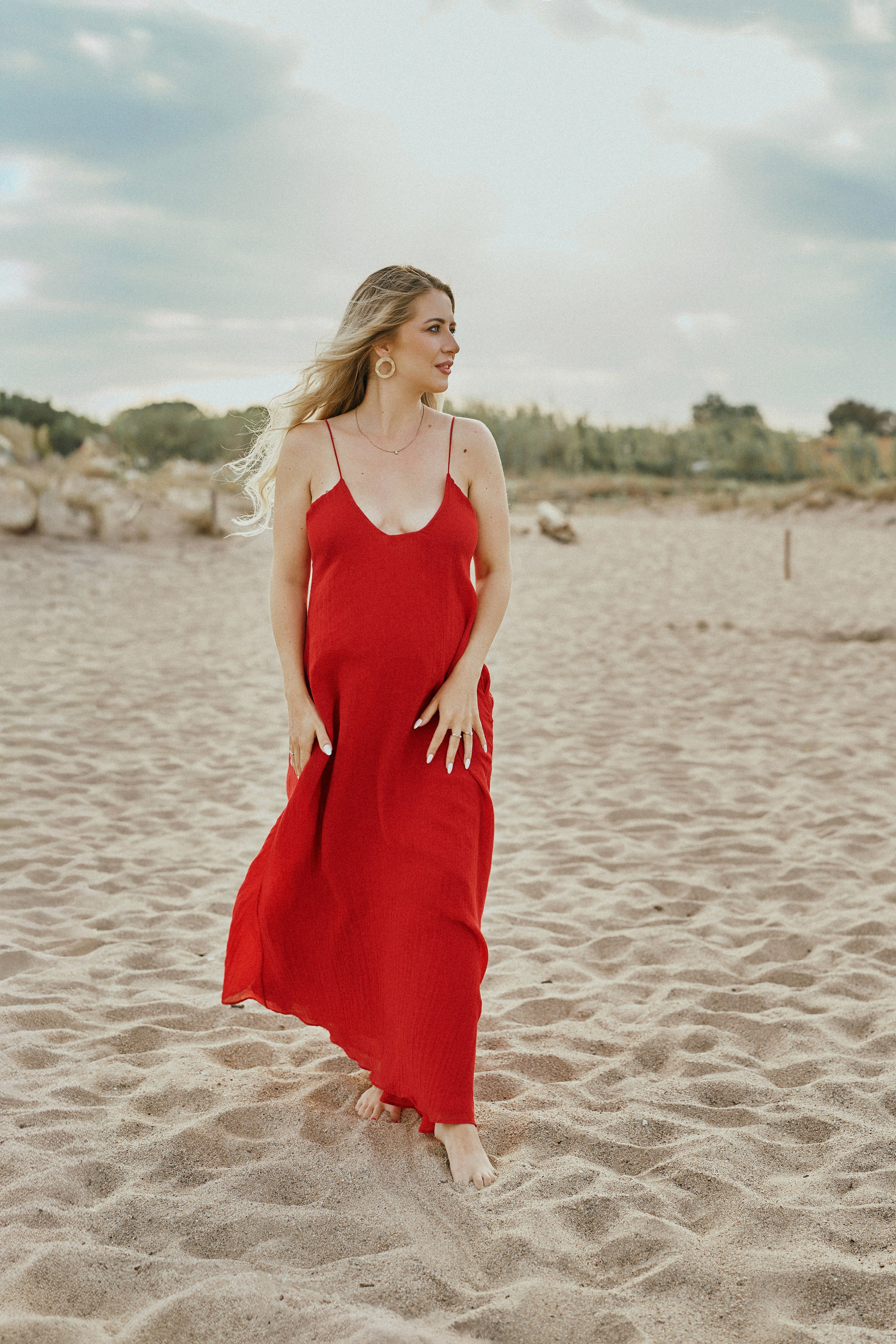 Фотосессия беременности на пляже. Красное платье. Photographer in Barcelona Spain Zhanna Zakharchenko