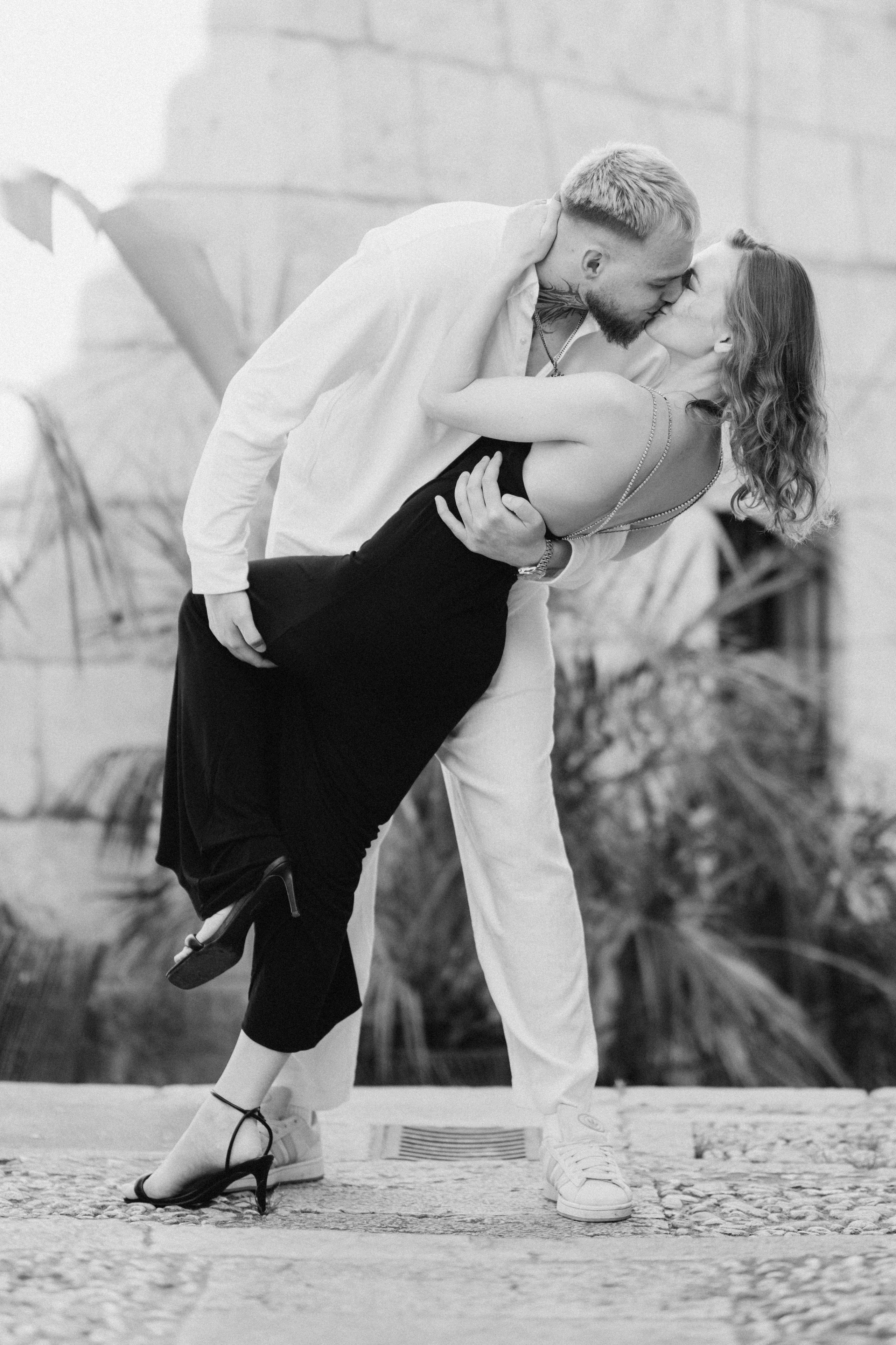 Romantic Couple Session — Mallorca Old Town. Фотограф у Пальма де Майорка