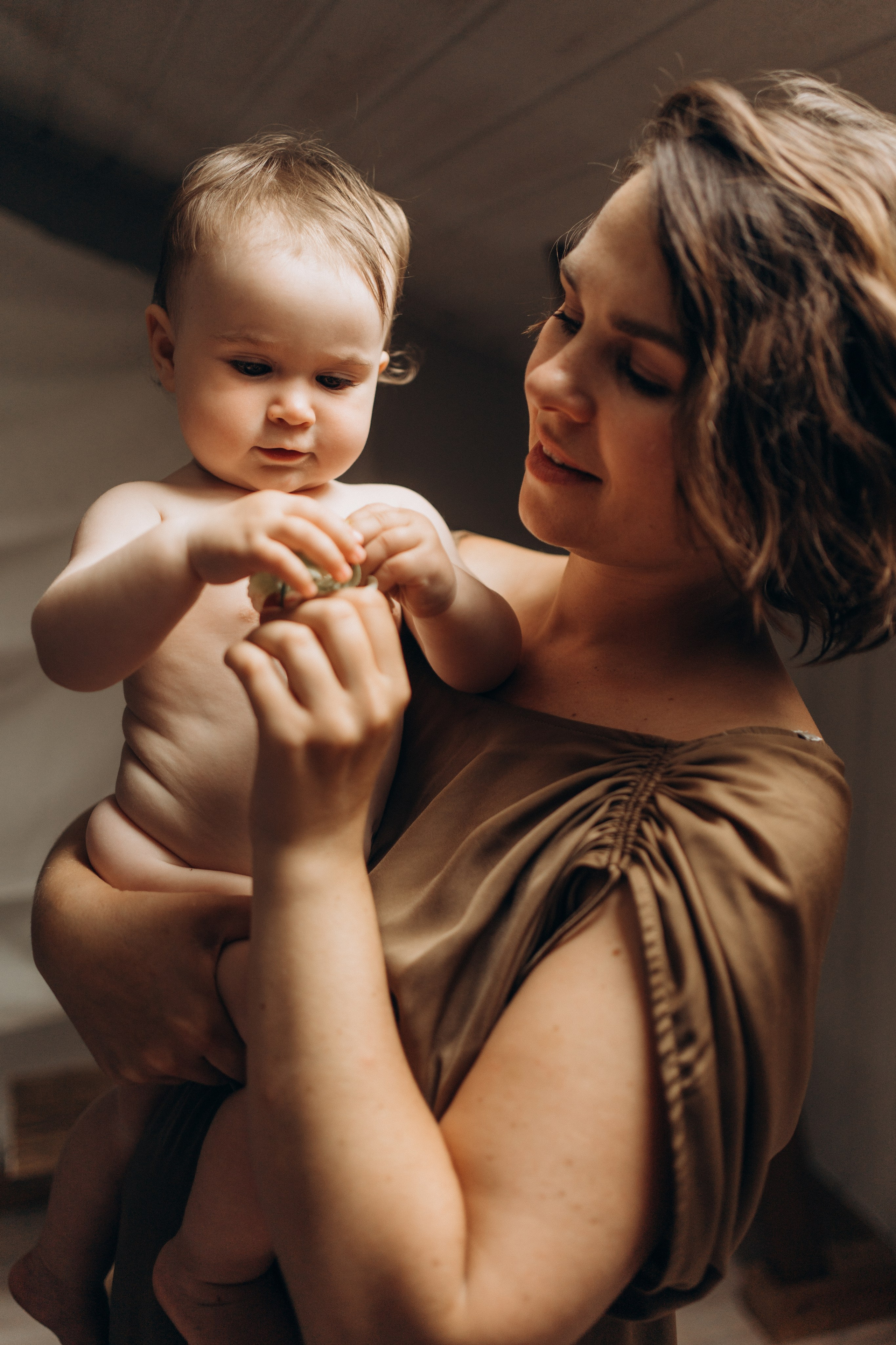 Julia & Grace. Family photographer in Helsinki, Victoria Guadagno