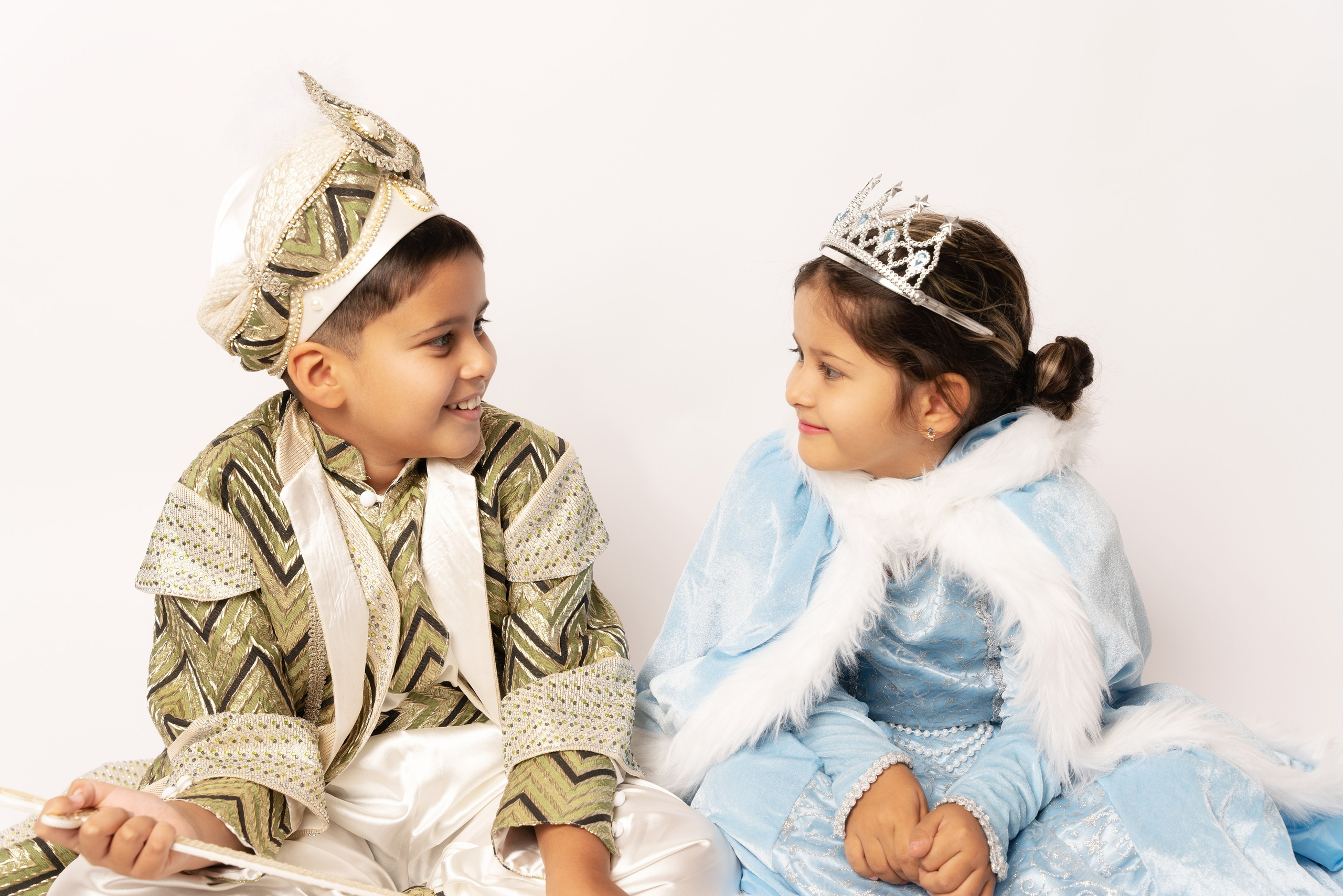 Festliche Fotosession einer türkischen Familie anlässlich der Beschneidung ihres Sohnes