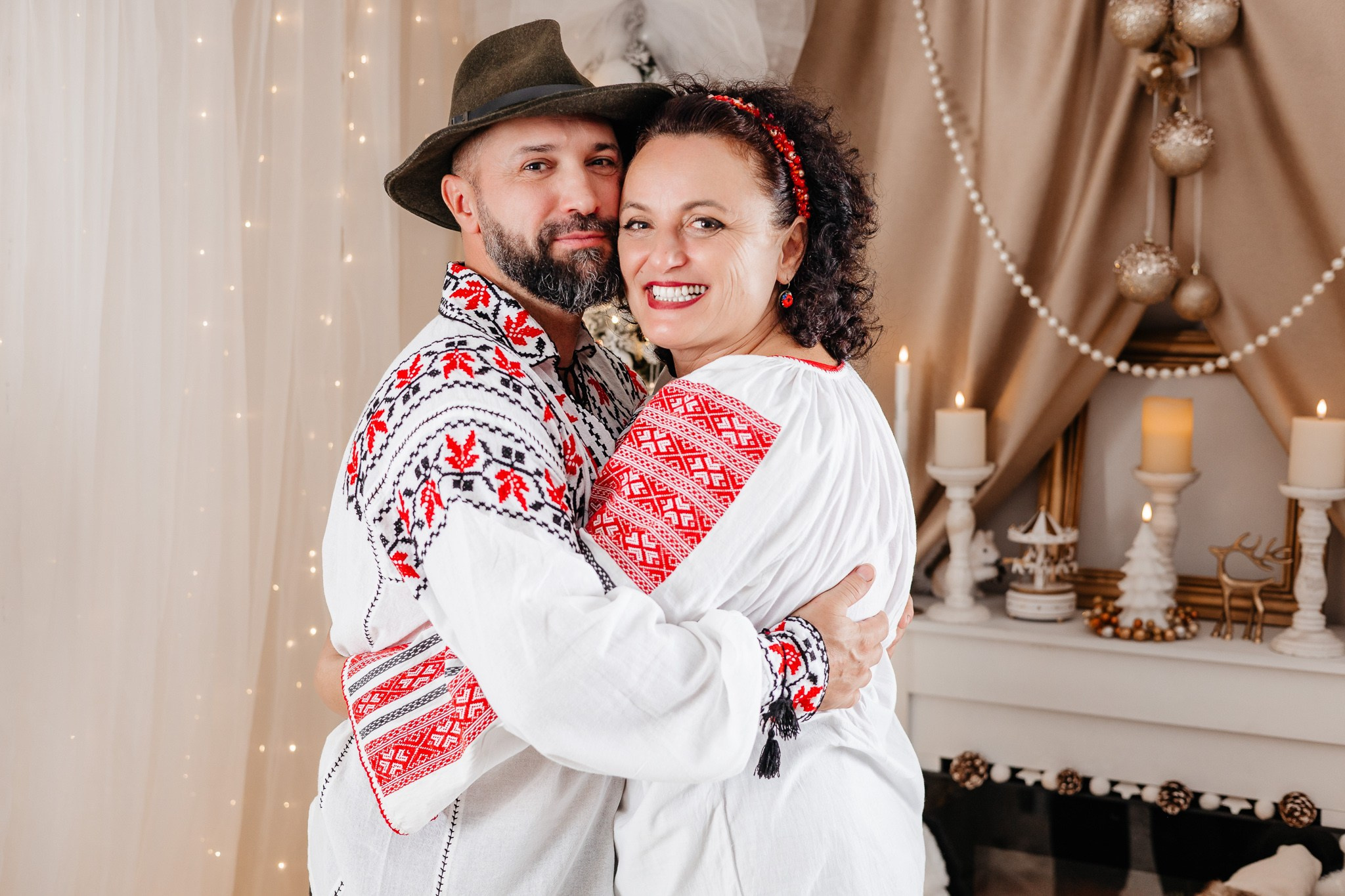 Ședințe Foto Crăciun 2025 Piatra Neamț | Fotografii de Sărbători | FotoACTIV. Fotograf Profesionist Piatra Neamț, Roman, Târgu Neamț, Bicaz, Neamț | Studio, Nuntă, Botez, Eveniment | FotoACTIV