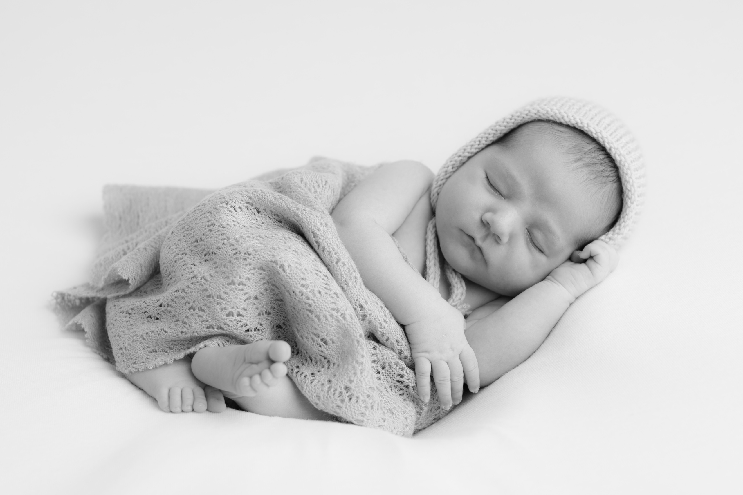 Nouveau-né. Photographe grossesse et nouveau-né a La Ciotat
