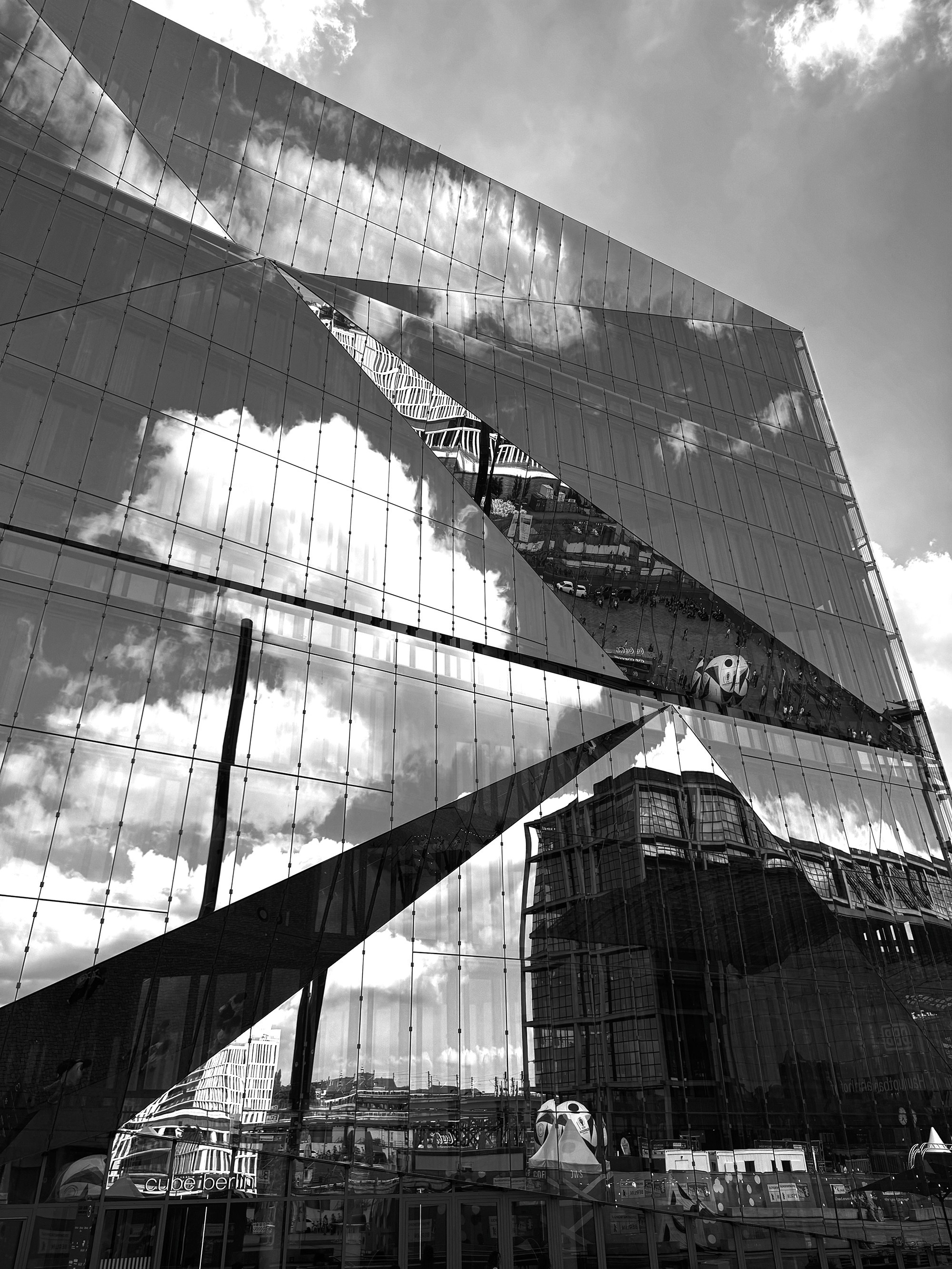 Berliner Mischung (Schwarz-Weiß). BNW Around Photography