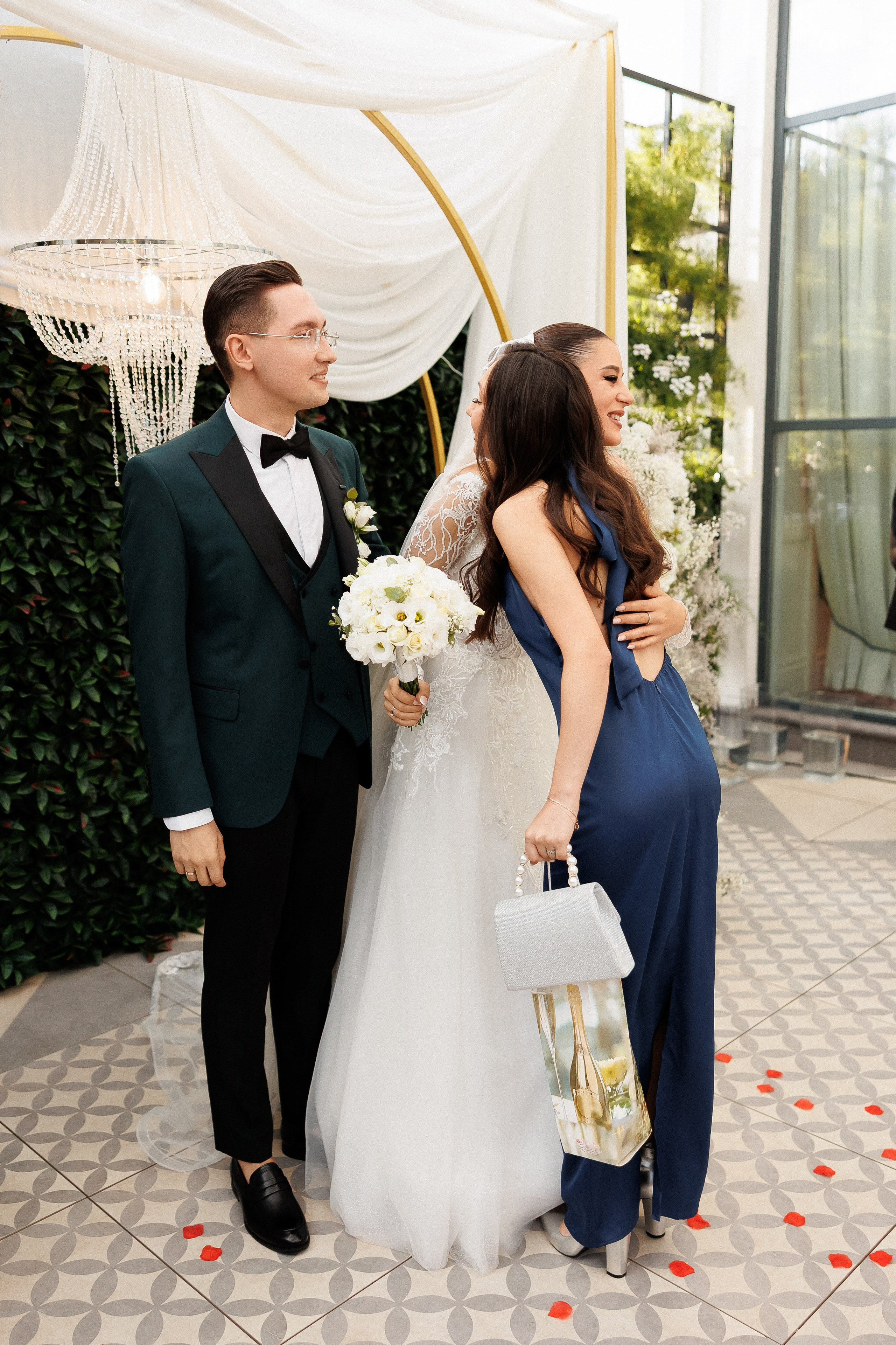 Serghei & Erica — Queen Residence. Servicii Foto și Video 067188353