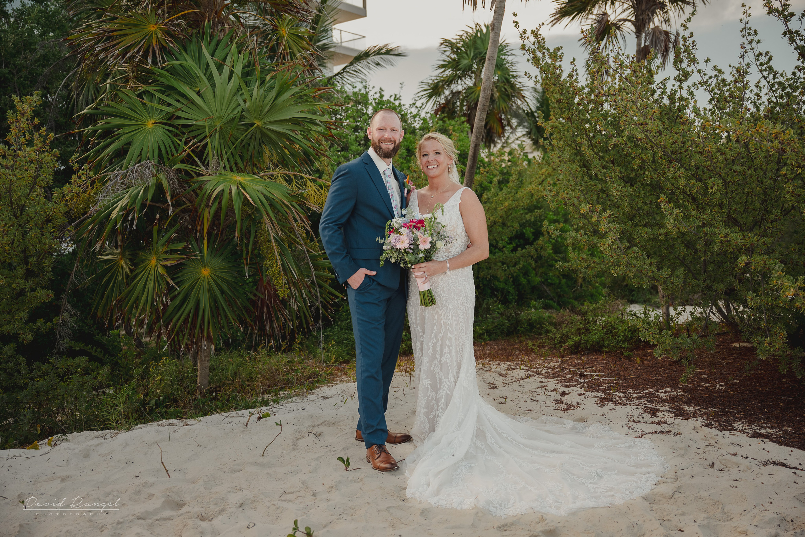 Destination Wedding at Royalton Splash Riviera Cancun. Destination wedding photographer based in Cancun and Riviera Maya with service worldwide