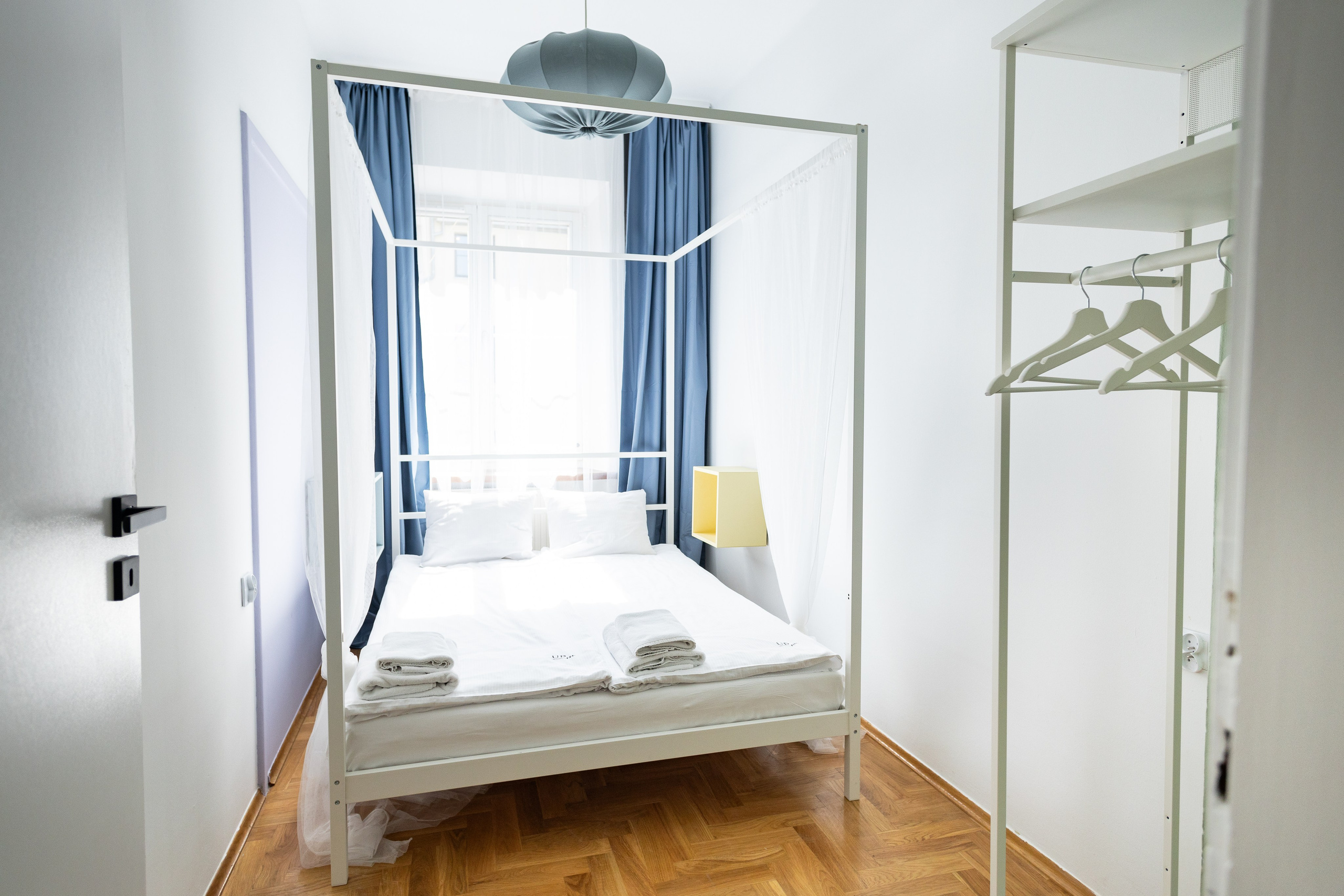 Apartament Upstairs 4