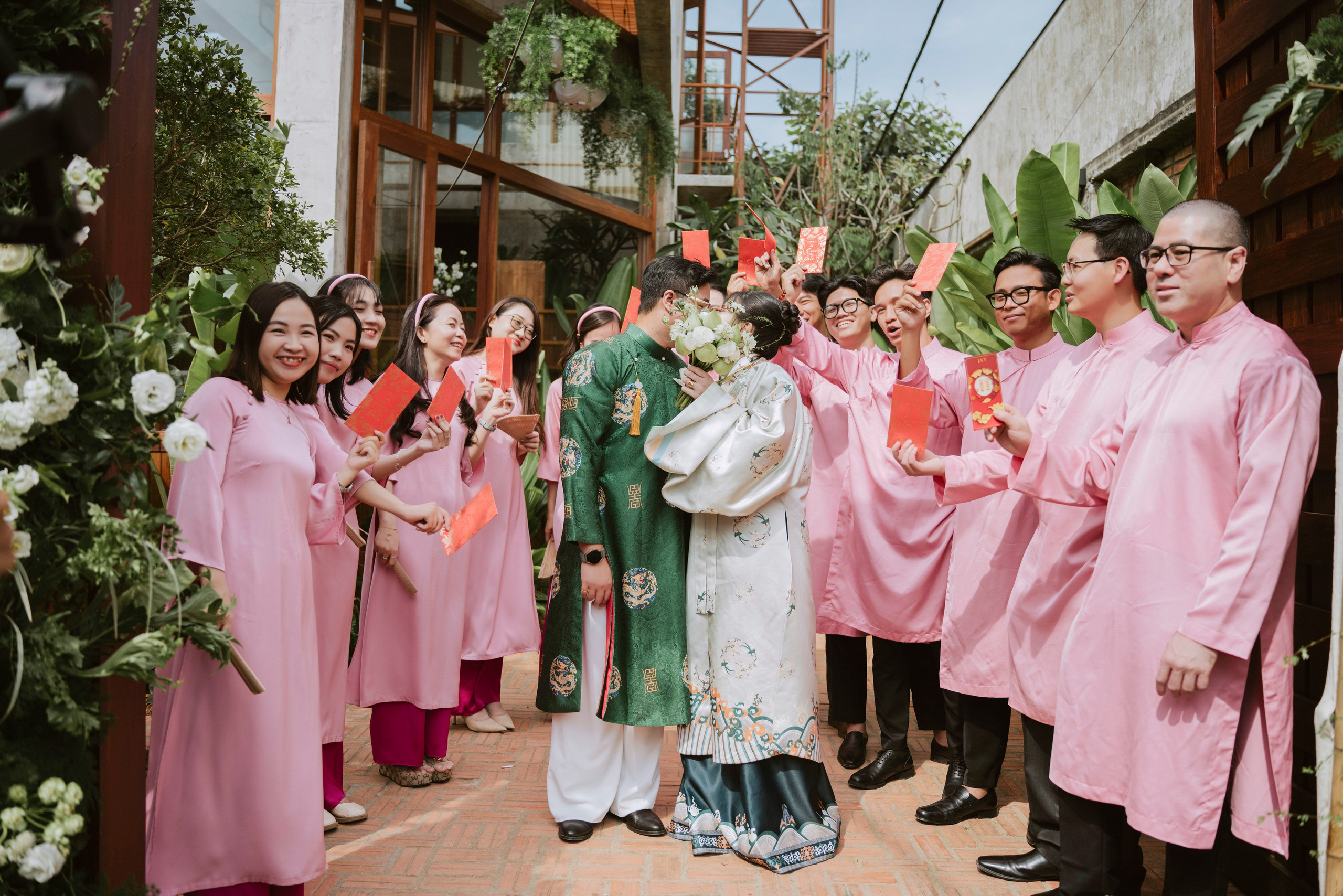 AMI & KEN. WEDDING PHOTOGRAPHER IN VIETNAM