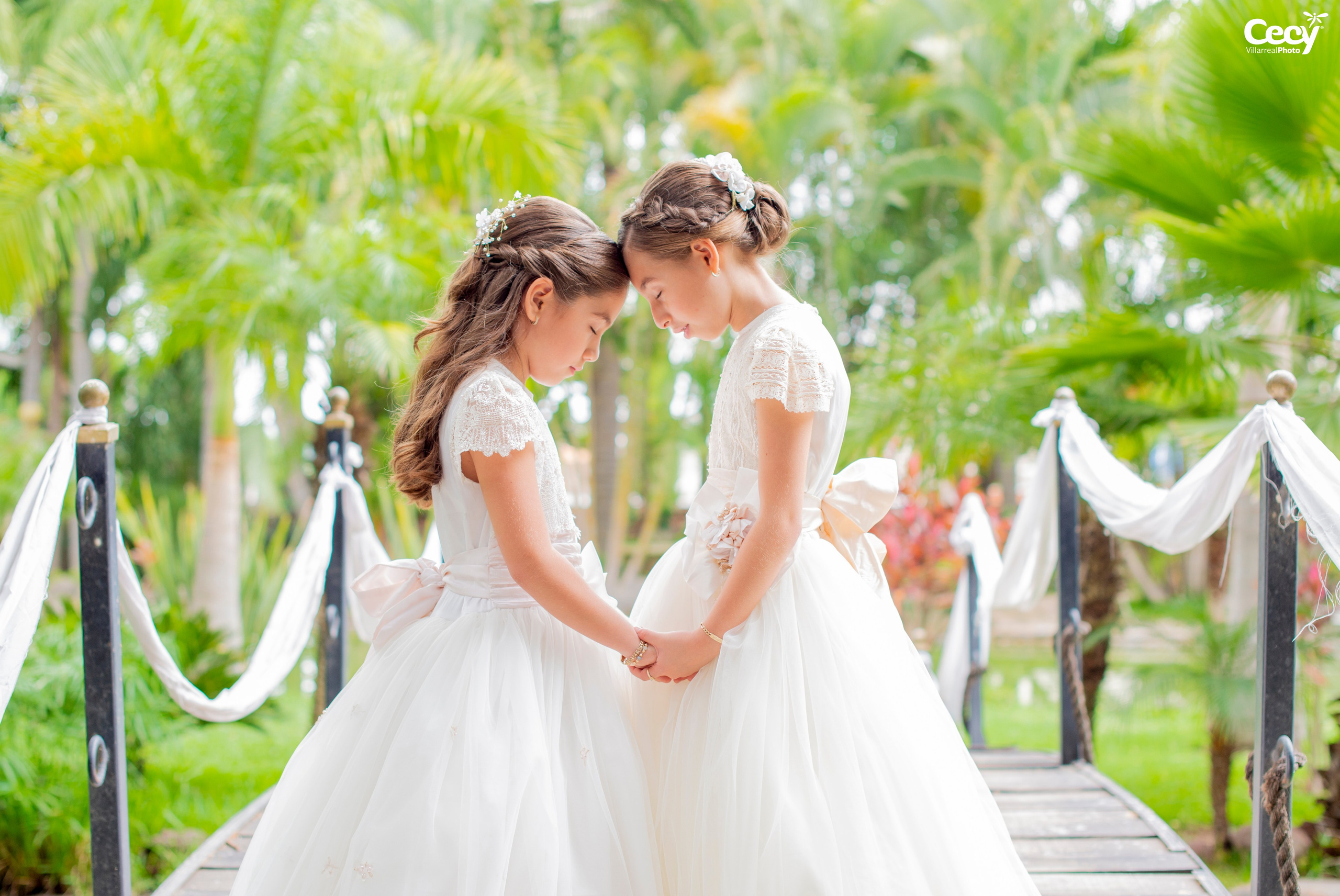 DAFNE Y SARA - PRIMERA COMUNIÓN