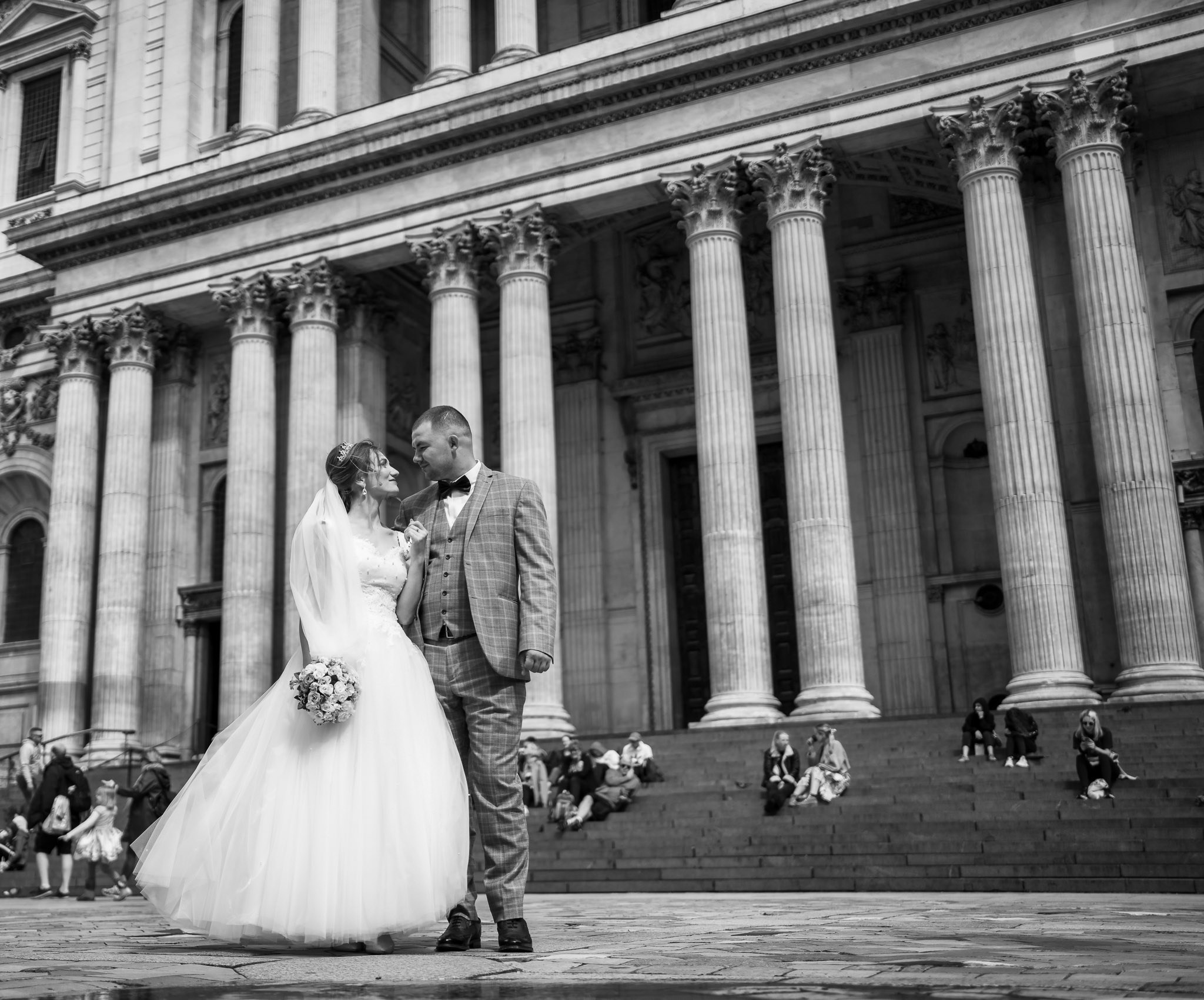 Book a wedding photographer and videographer in London. Wedding photographer in United Kingdom