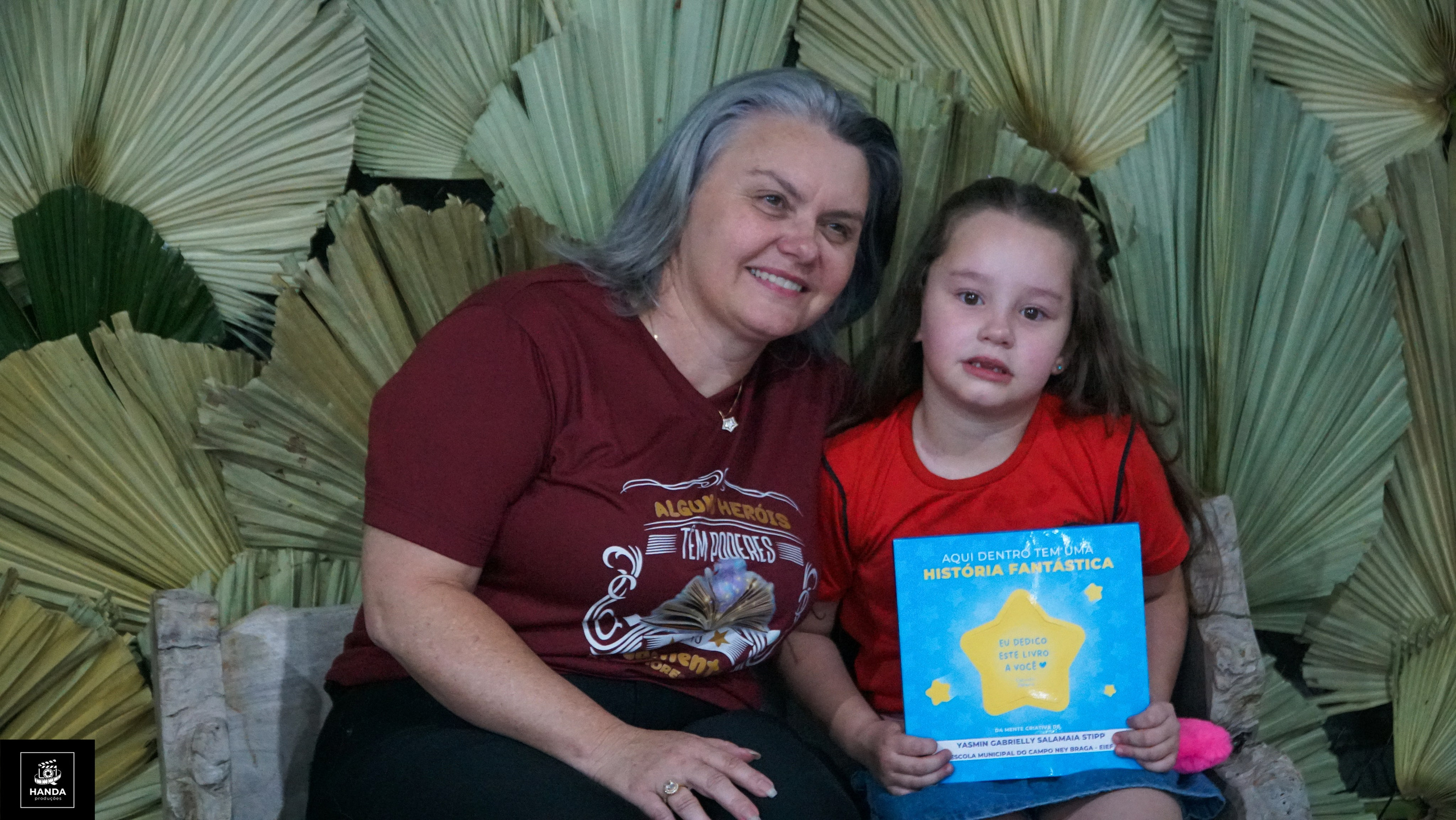 Noite autógrafos colégio Aurélio Buarque de Holanda. Handa Produções