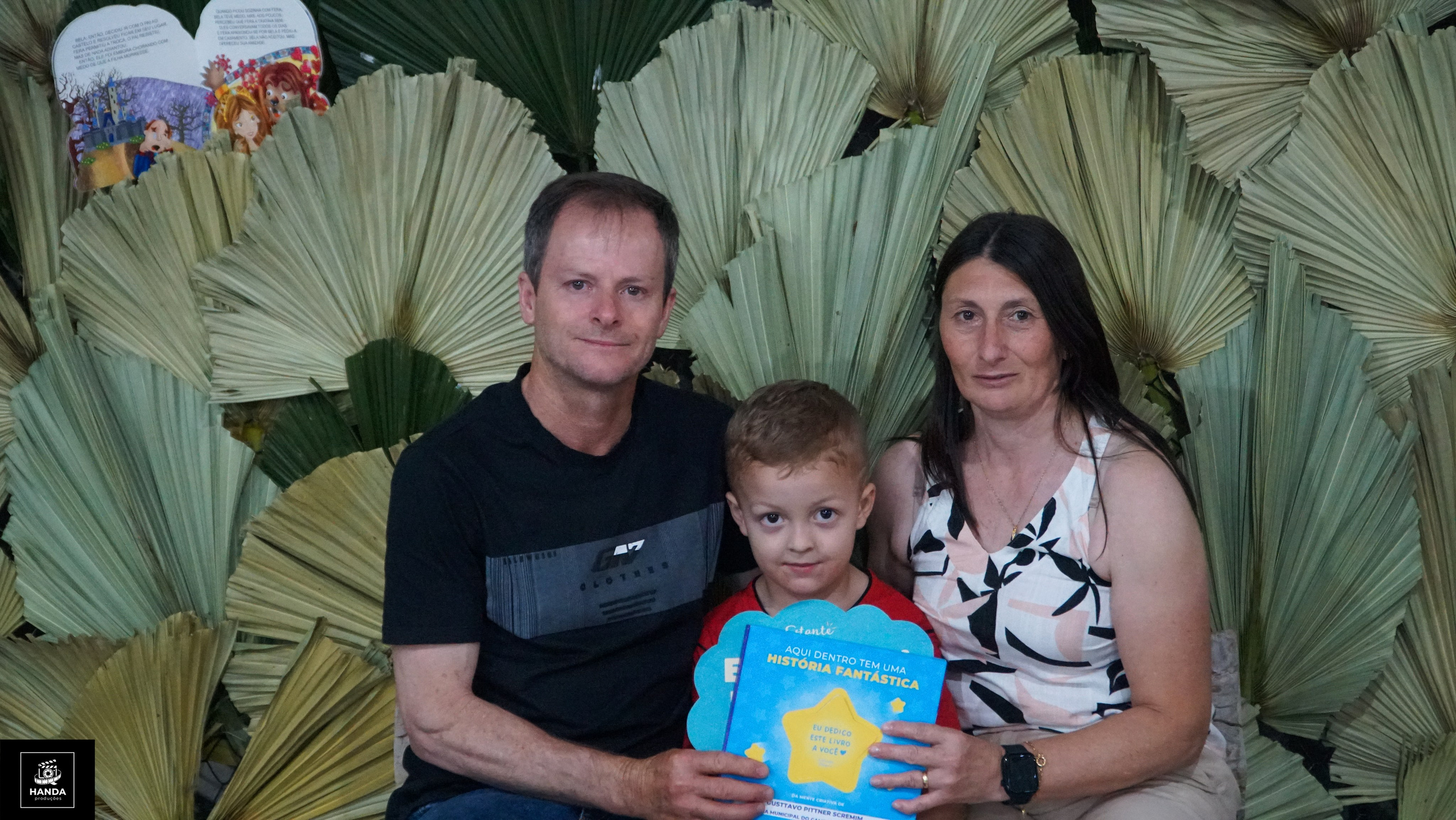 Noite autógrafos colégio Aurélio Buarque de Holanda. Handa Produções