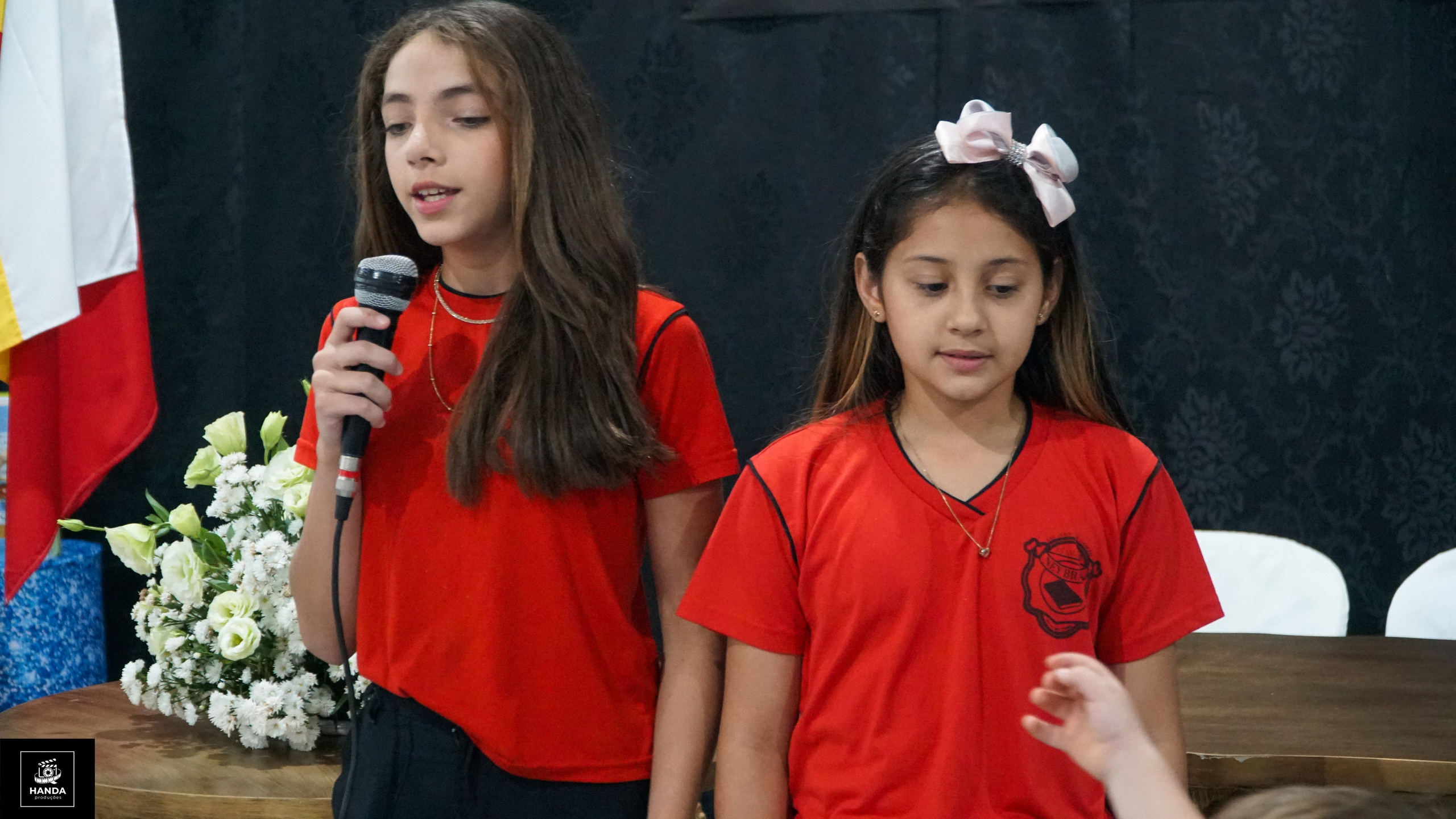 Noite autógrafos colégio Aurélio Buarque de Holanda. Handa Produções