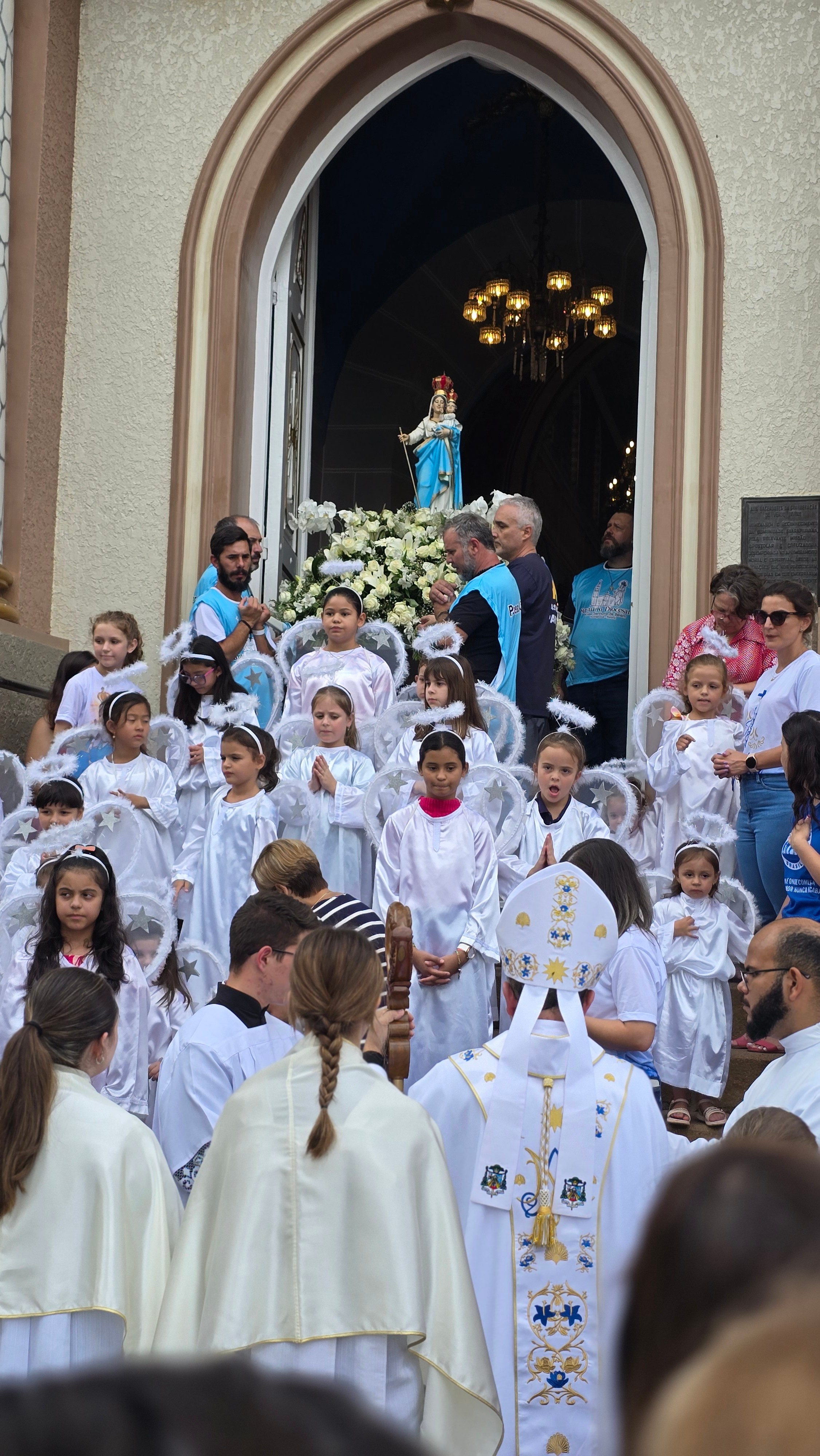 Peregrinação Nossa Senhora de Belém. Handa Produções