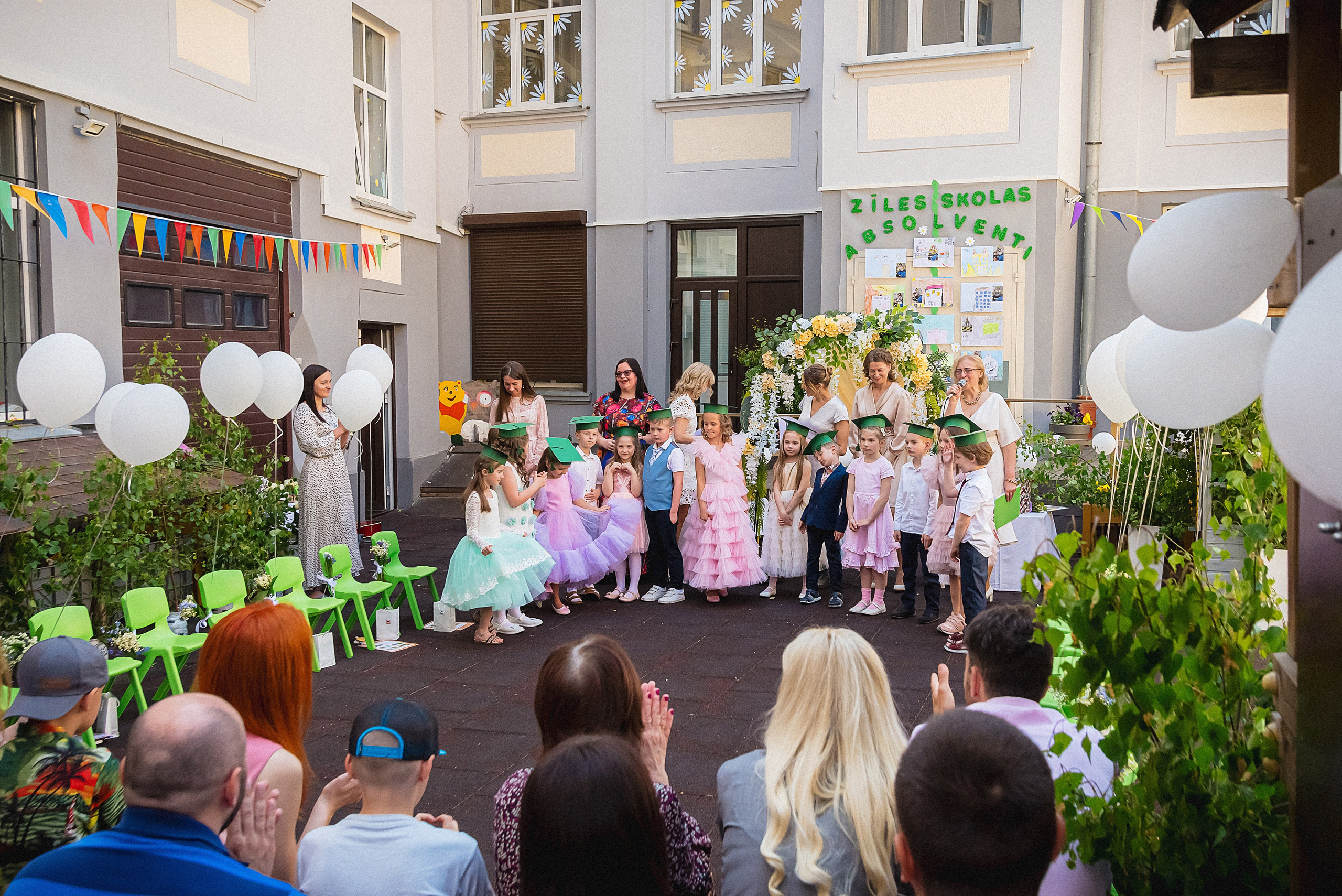 Zīles Skolas Izlaidums. Fotogrāfs Rīgā. Gīmenes, individuālās un dažādu produktu fotosesijas