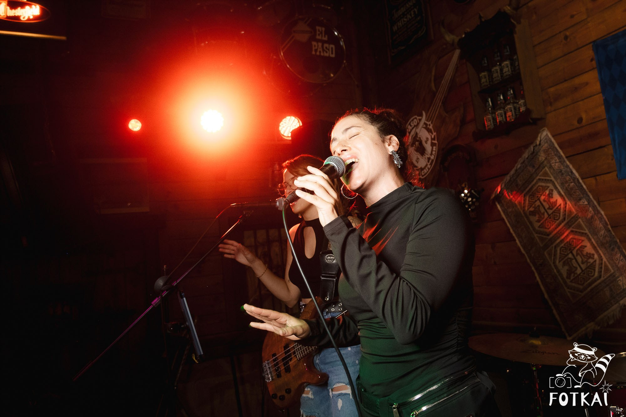 Get Back en El Paso Bar – Noche de Rock en Vivo | Reportaje Fotográfico Oktoberfest | FOTKAI