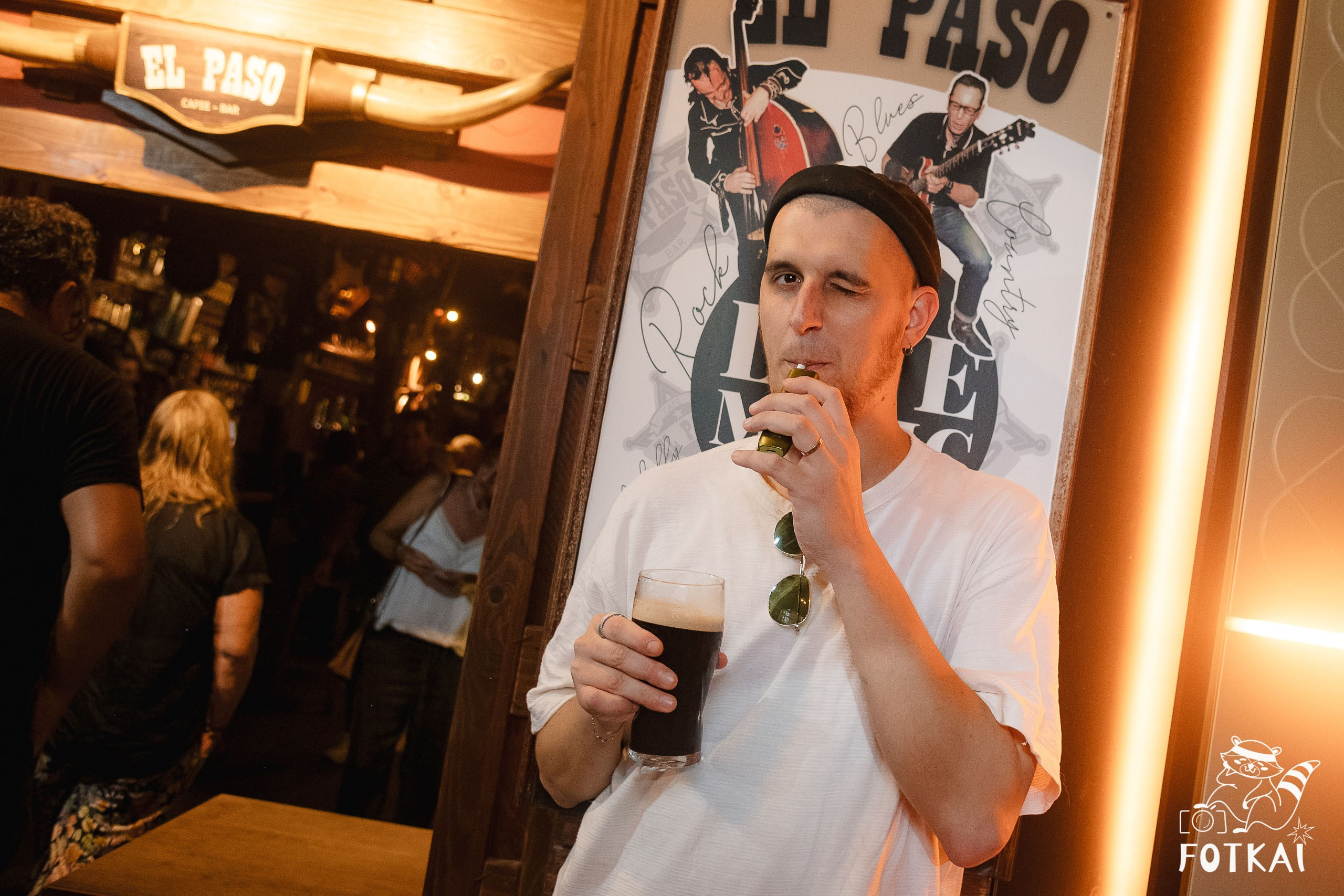Santi Campillo en El Paso Rock Bar Torrevieja: Reportaje fotográfico 30.08.25 | FOTKAI