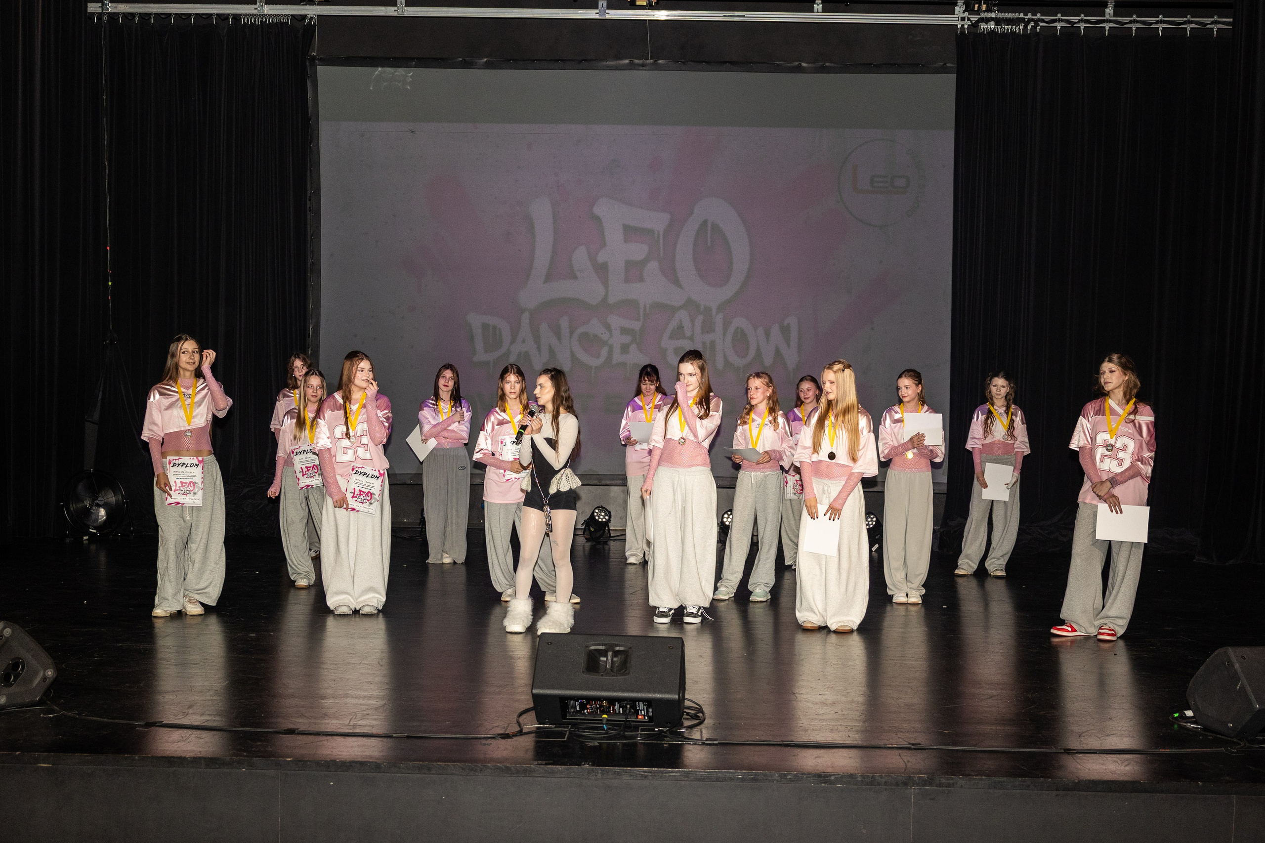 LEO DANCE SHOW WINTER 2025. Семейный и детский фотограф в Варшаве Мила Бобровская