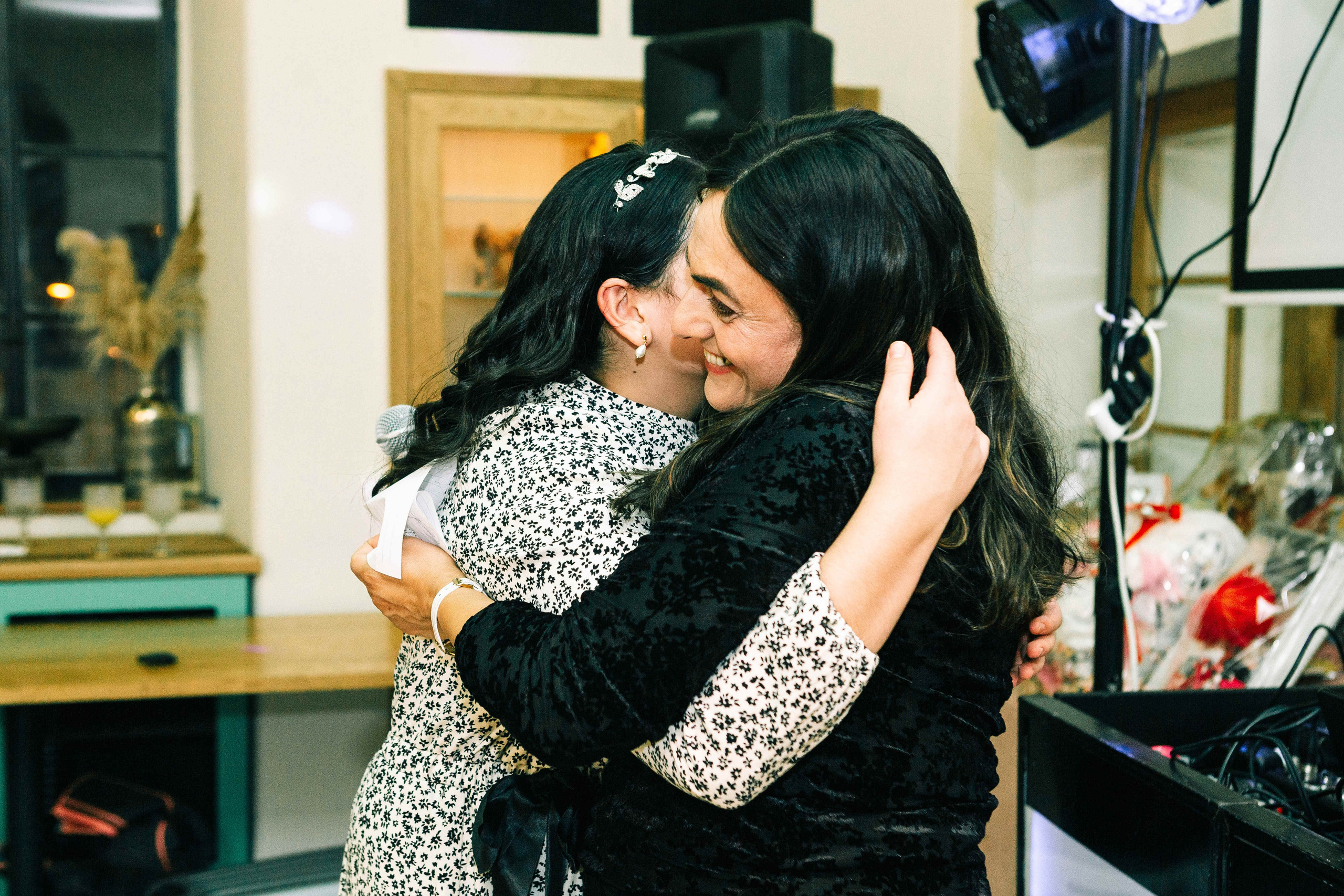 PARTY IN A RESTAURANT WITH THE WHOLE FAMILY. Https://shi-photo.com/