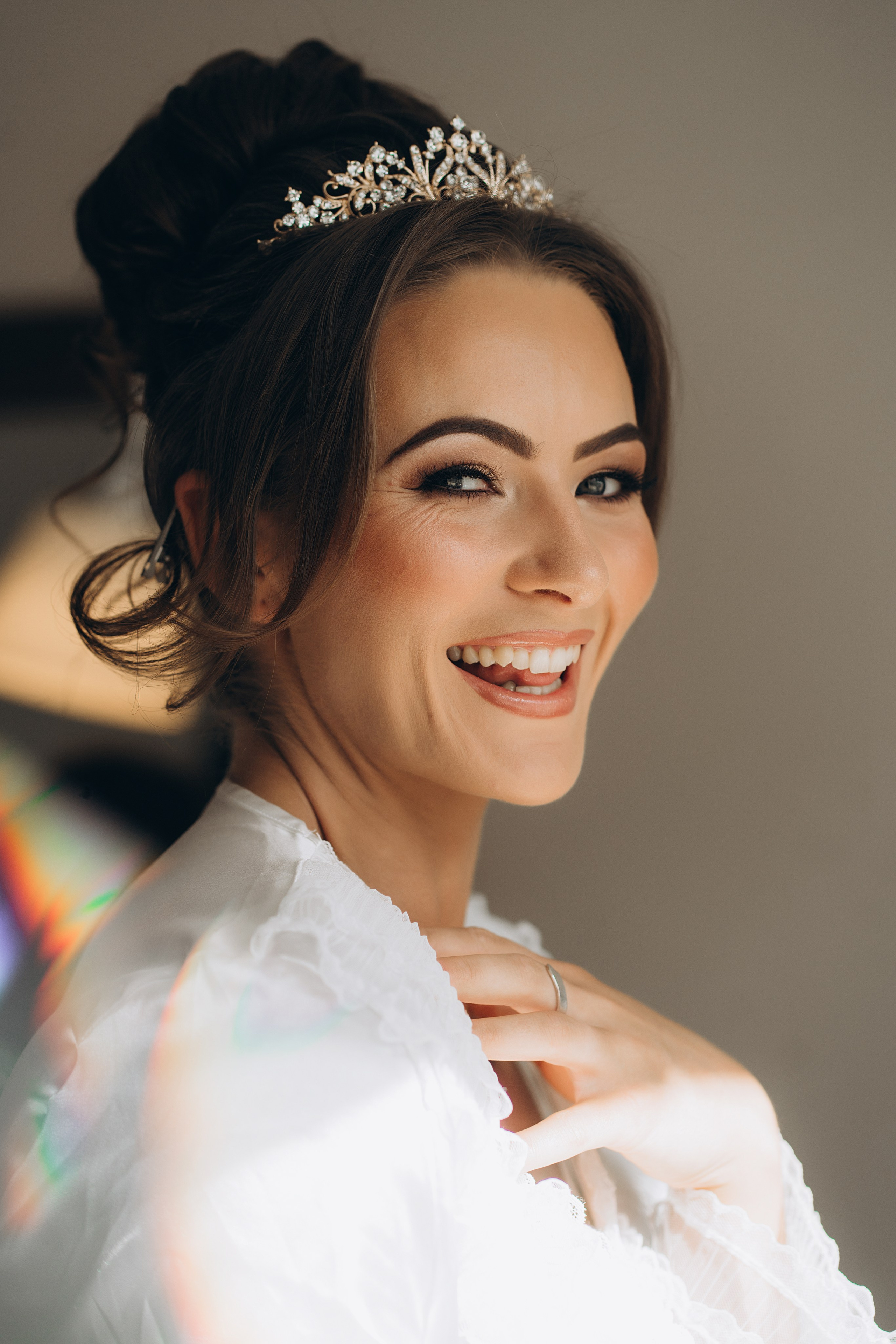 Megan & Oneias. Main