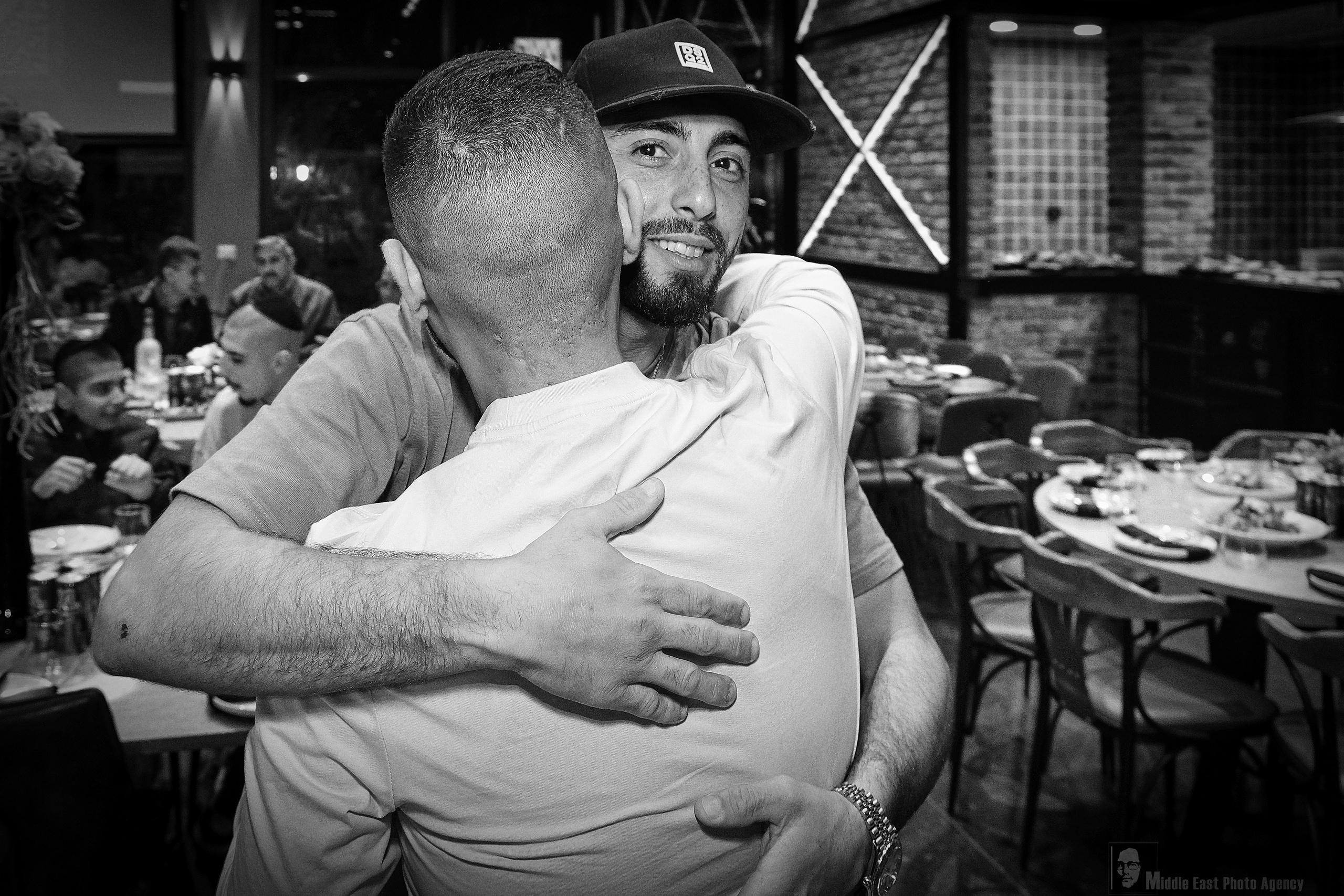 “Hugging Humanity” / “Обнимая человечество”. Middle East Photo Agency — Photography & Event Magnets — סוכנות צילום והדפסת מגנטים לאירועים