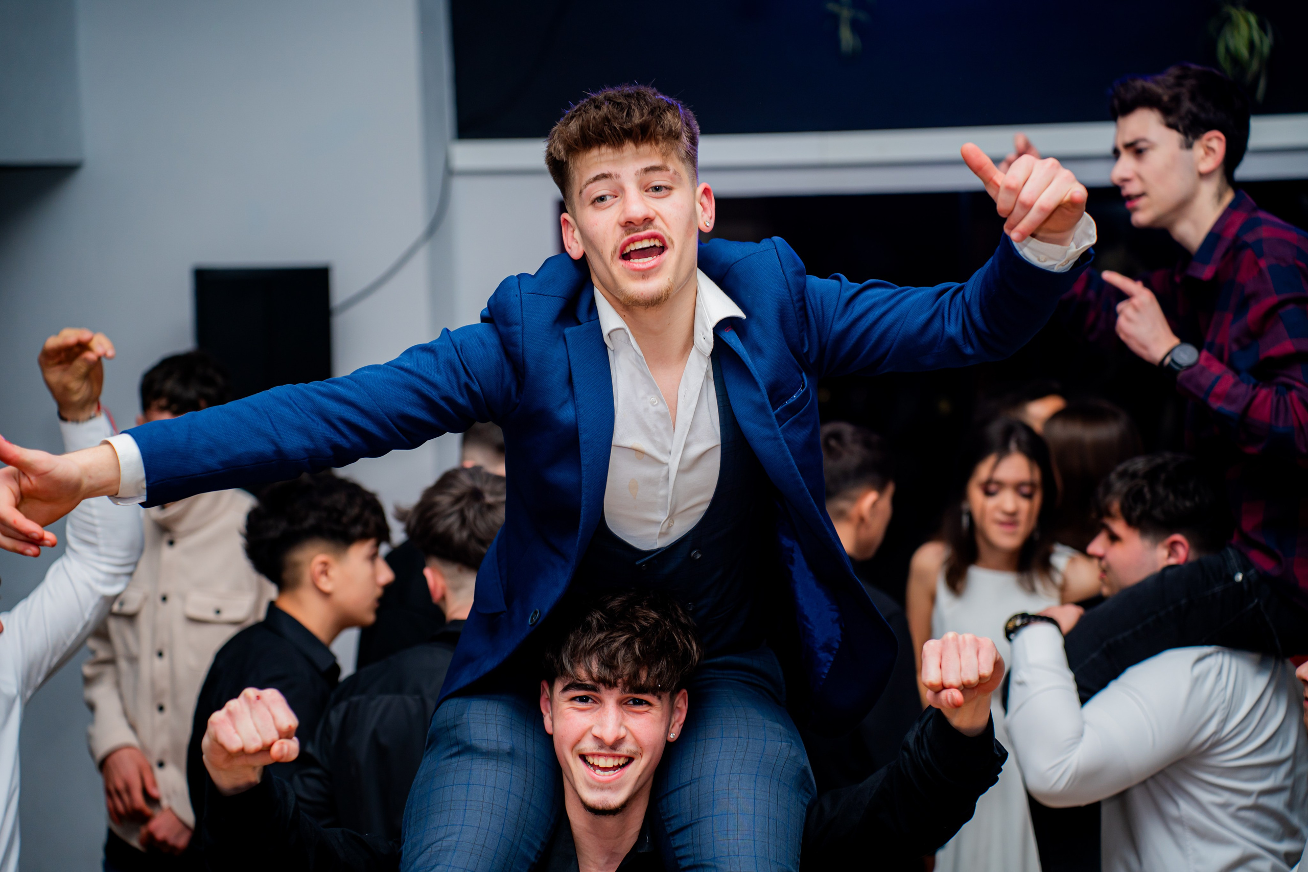 18 ANI - UN NOU ÎNCEPUT