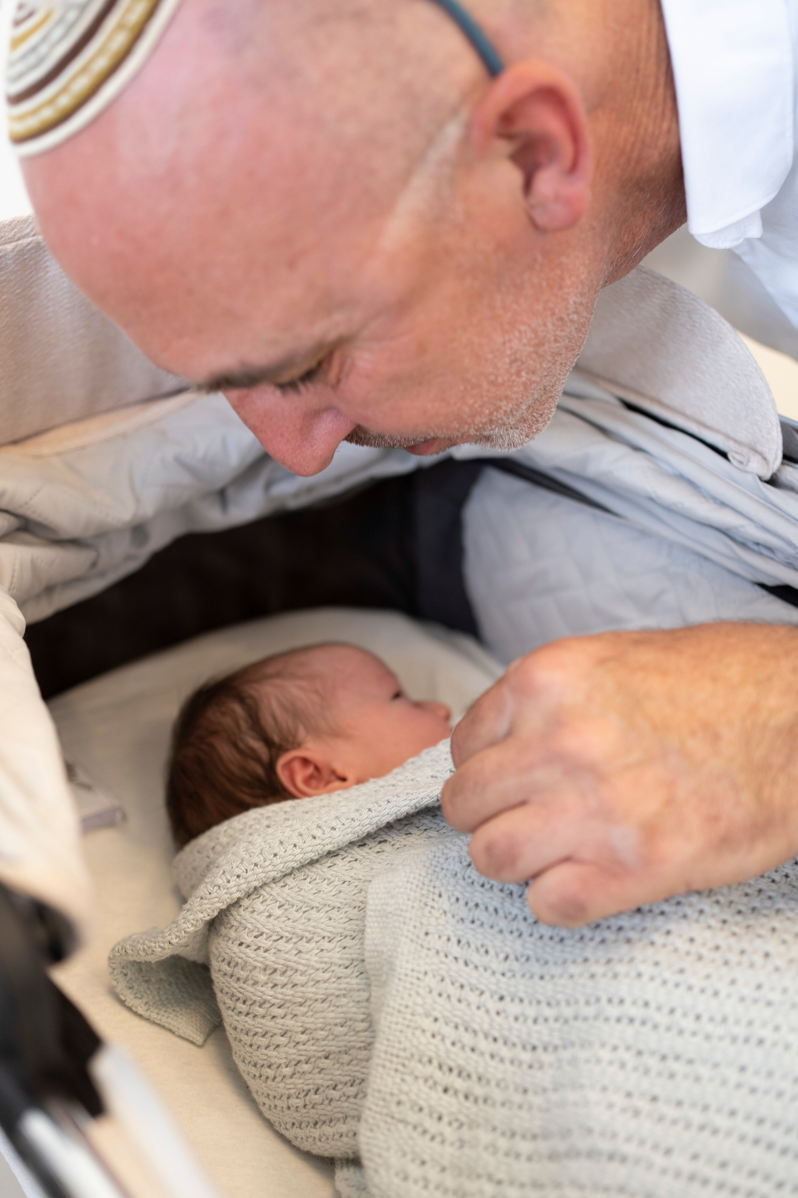 הברית של נחמן חזן. יוסף מזרחי צילום חתונה, ברית וזוגיות. צלם מקצועי שאוהב להוציא אתכם הכי יפים ברגעים הכי מרגשים