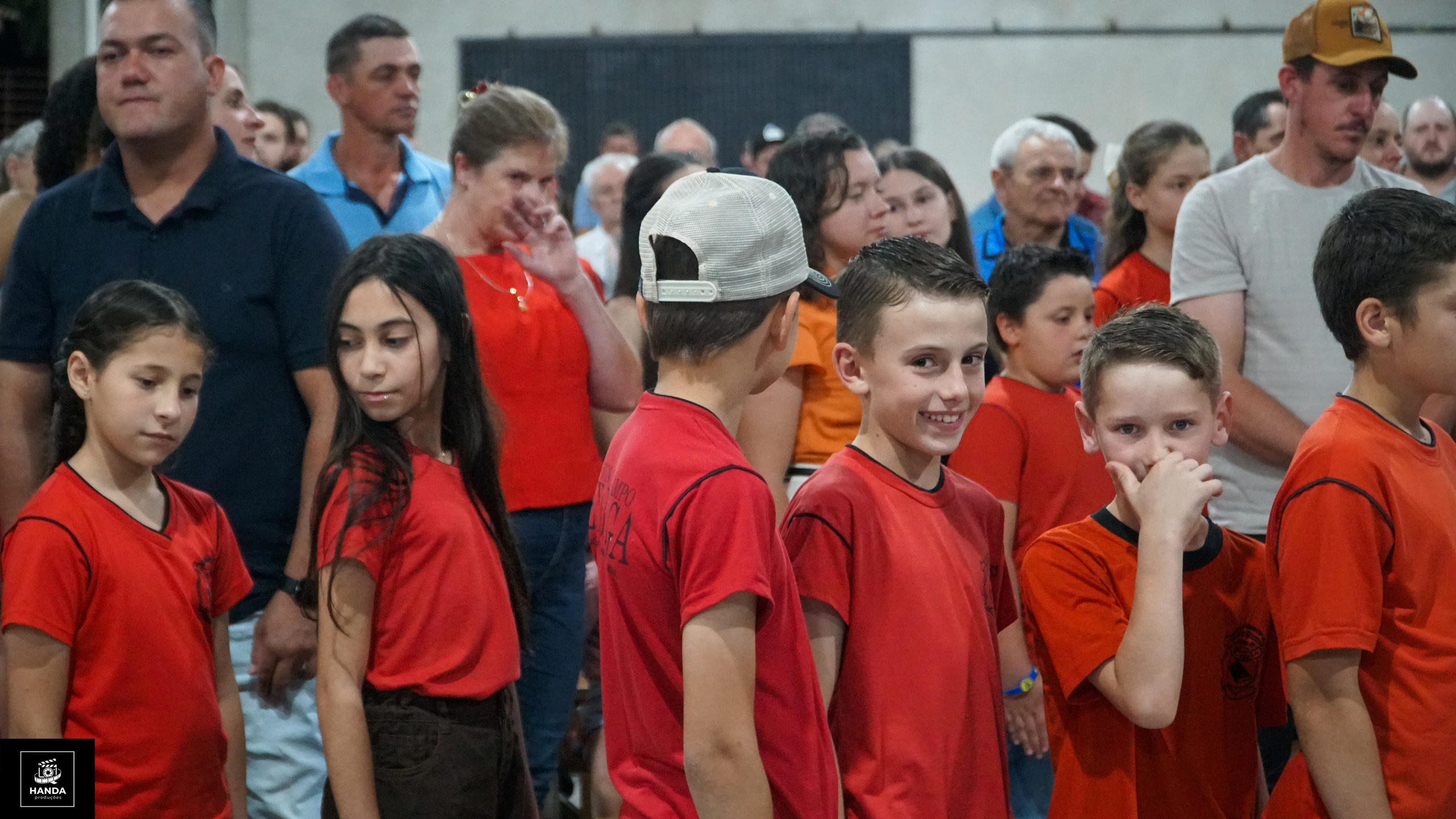 Noite autógrafos colégio Aurélio Buarque de Holanda. Handa Produções