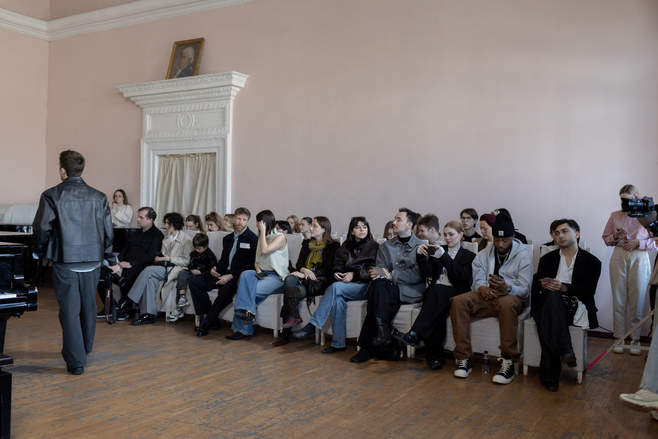 Backstage. Captured by Hallovud