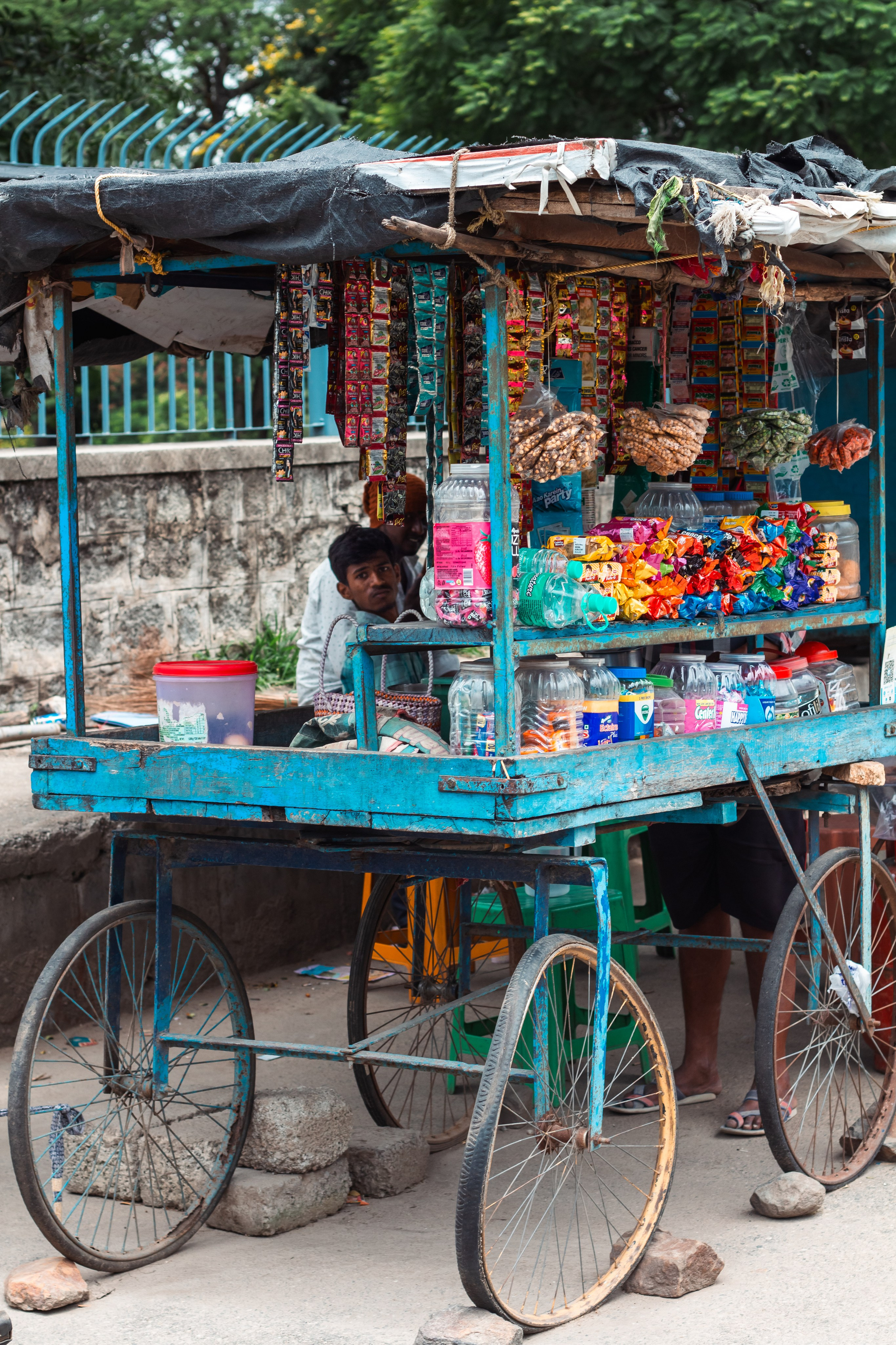 India. Look Around You