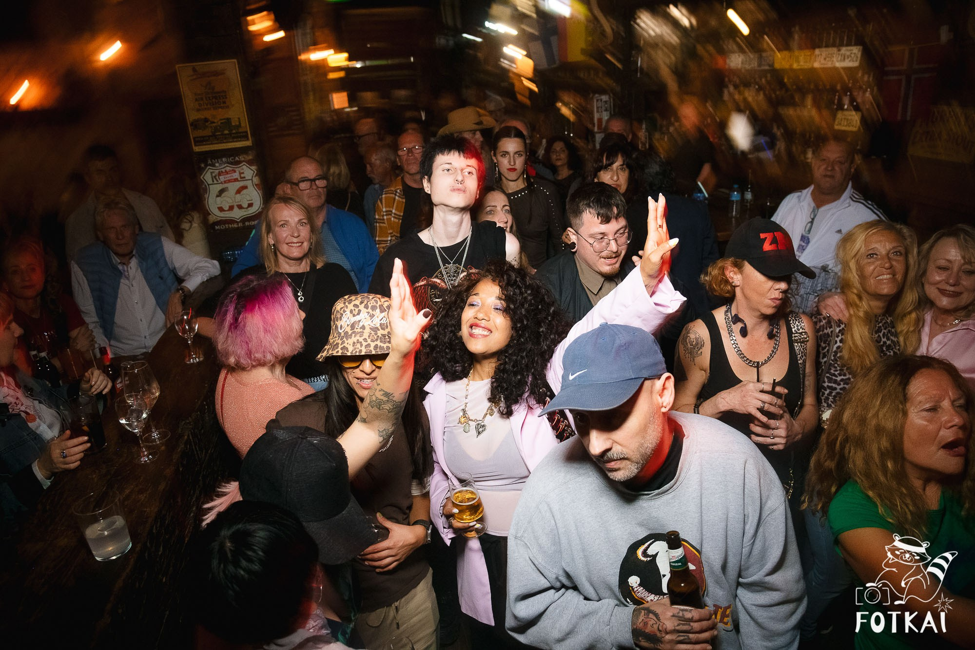 Amy Winehouse Tribute at El Paso Bar (March 28) — Live Concert Photo Report | FOTKAI