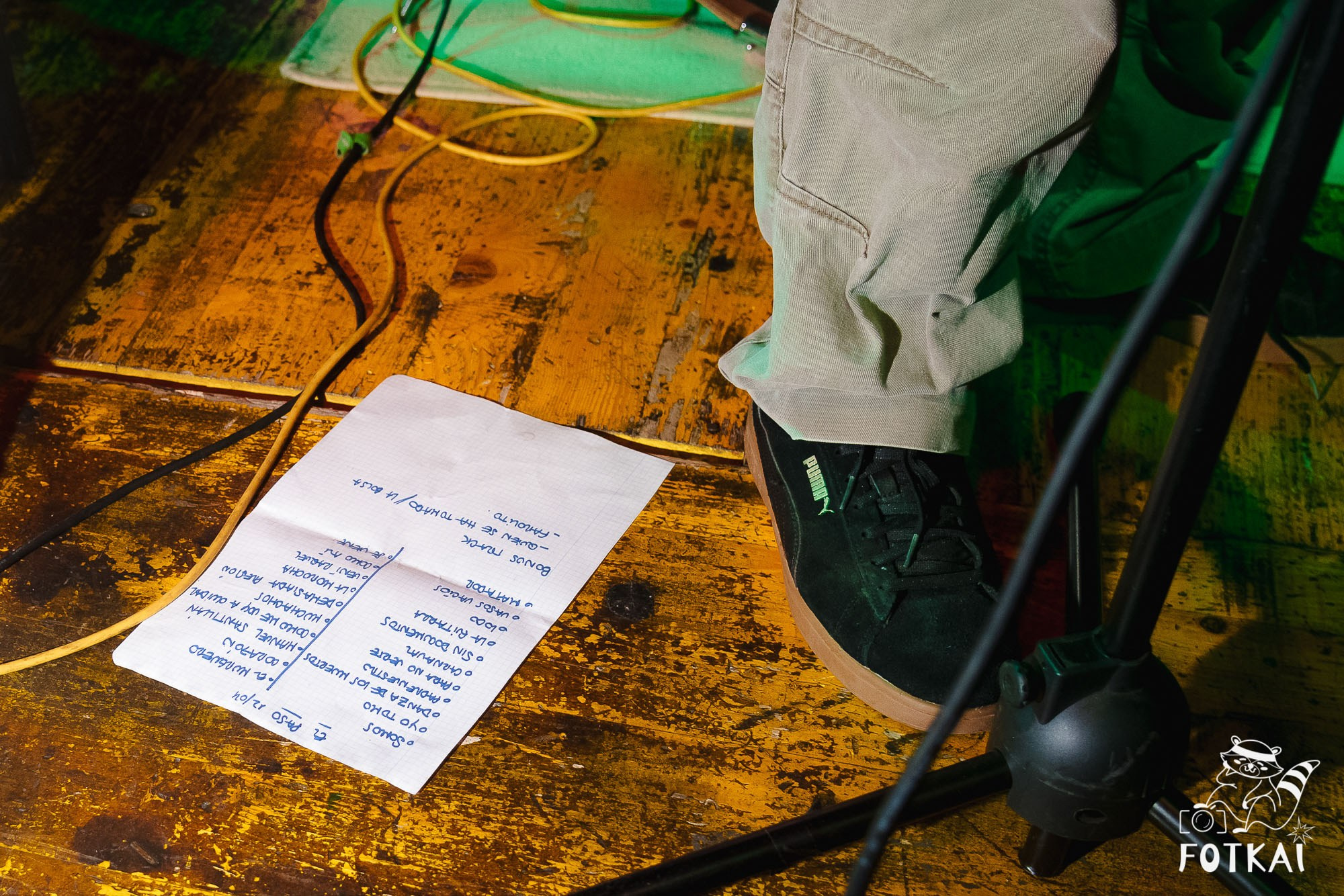 Los Ekilibristas de la Cuerda Floja — Фото с концерта в Торревьехе, 2026 | FOTKAI