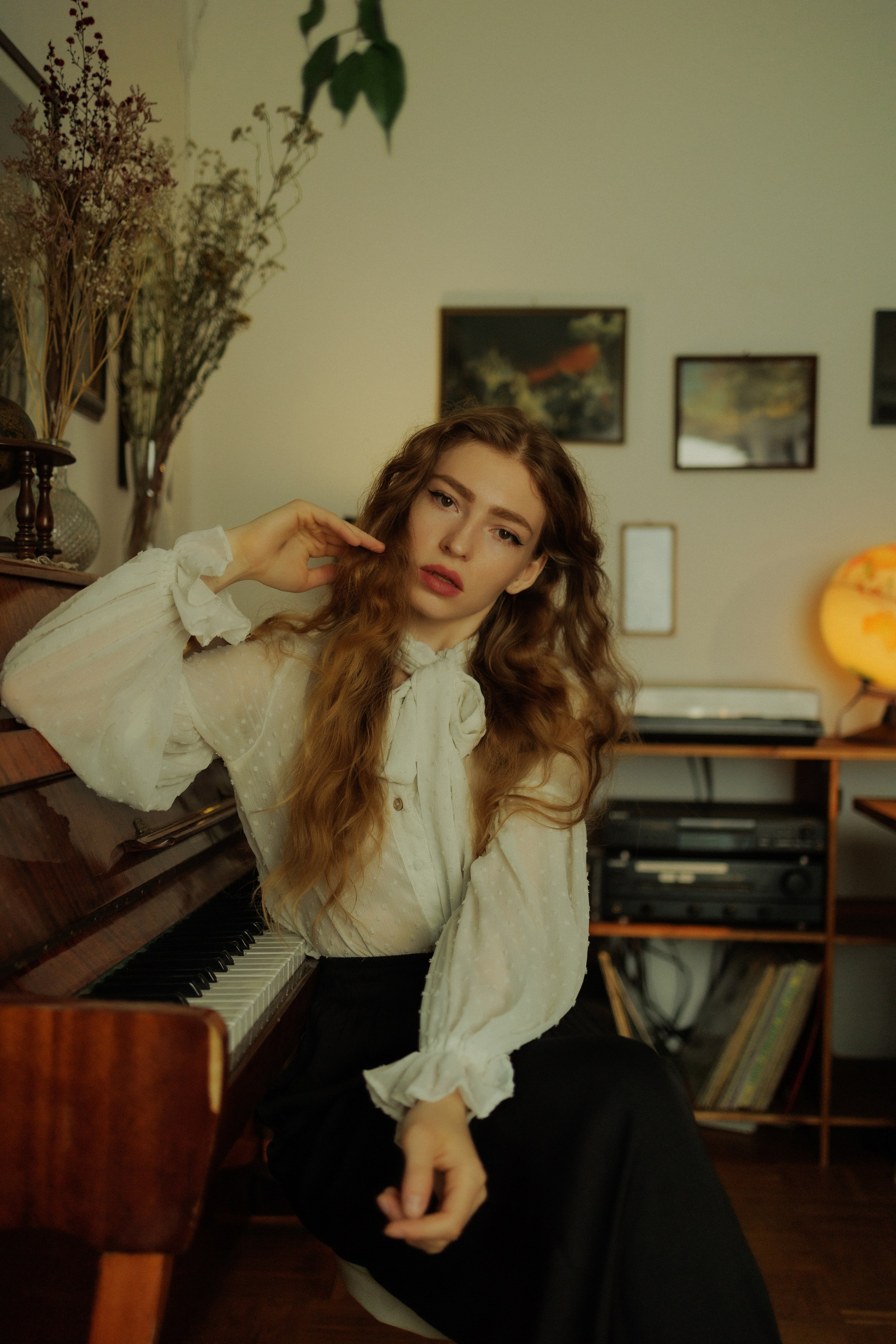 Soft Light — Intimate Lifestyle Portraits by the Window | Natural & Soulful Photography. Kristina Kozheltsova- Soulful Portrait&Lifestyle&Love Story Photographer in Leipzig, Germany