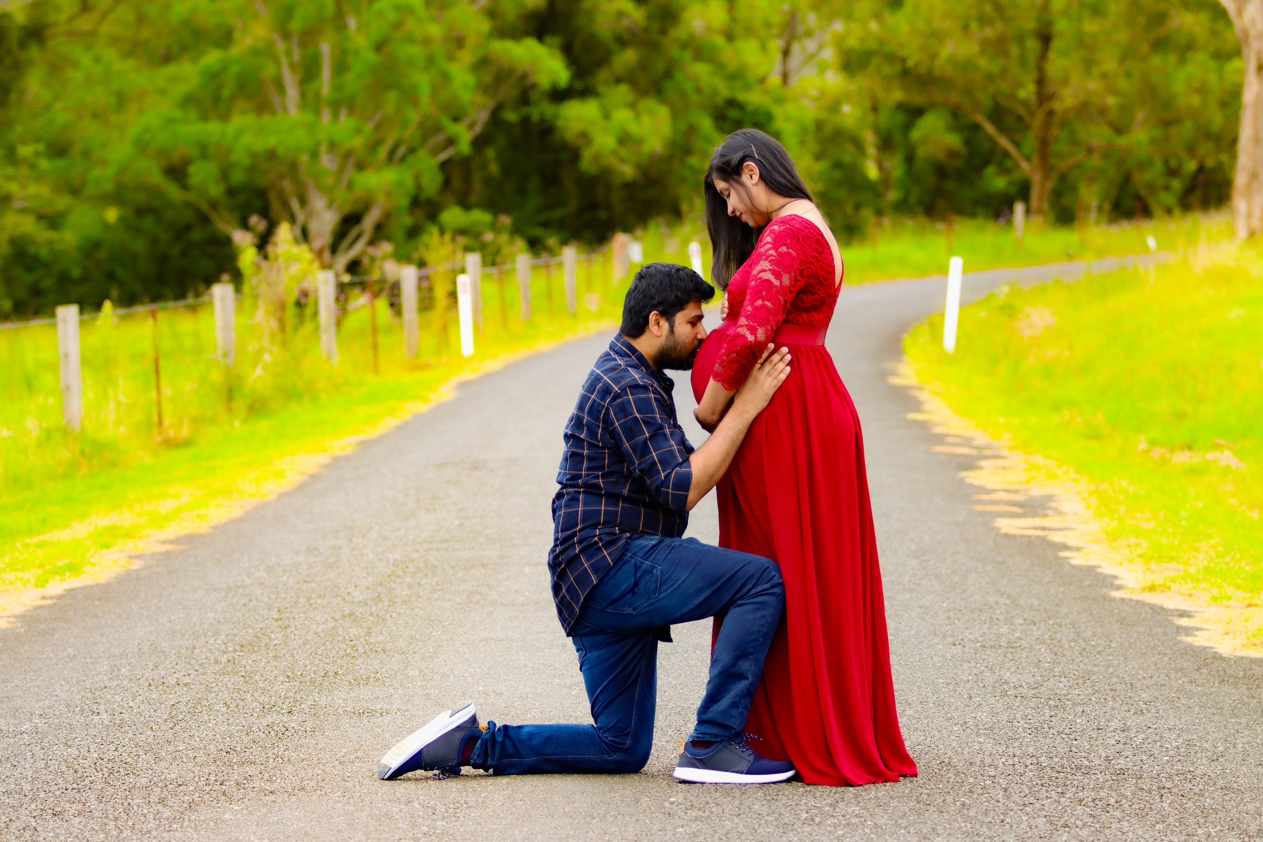 Maternity Shoot. MHCreative is family-oriented photographer based in SYDNEY