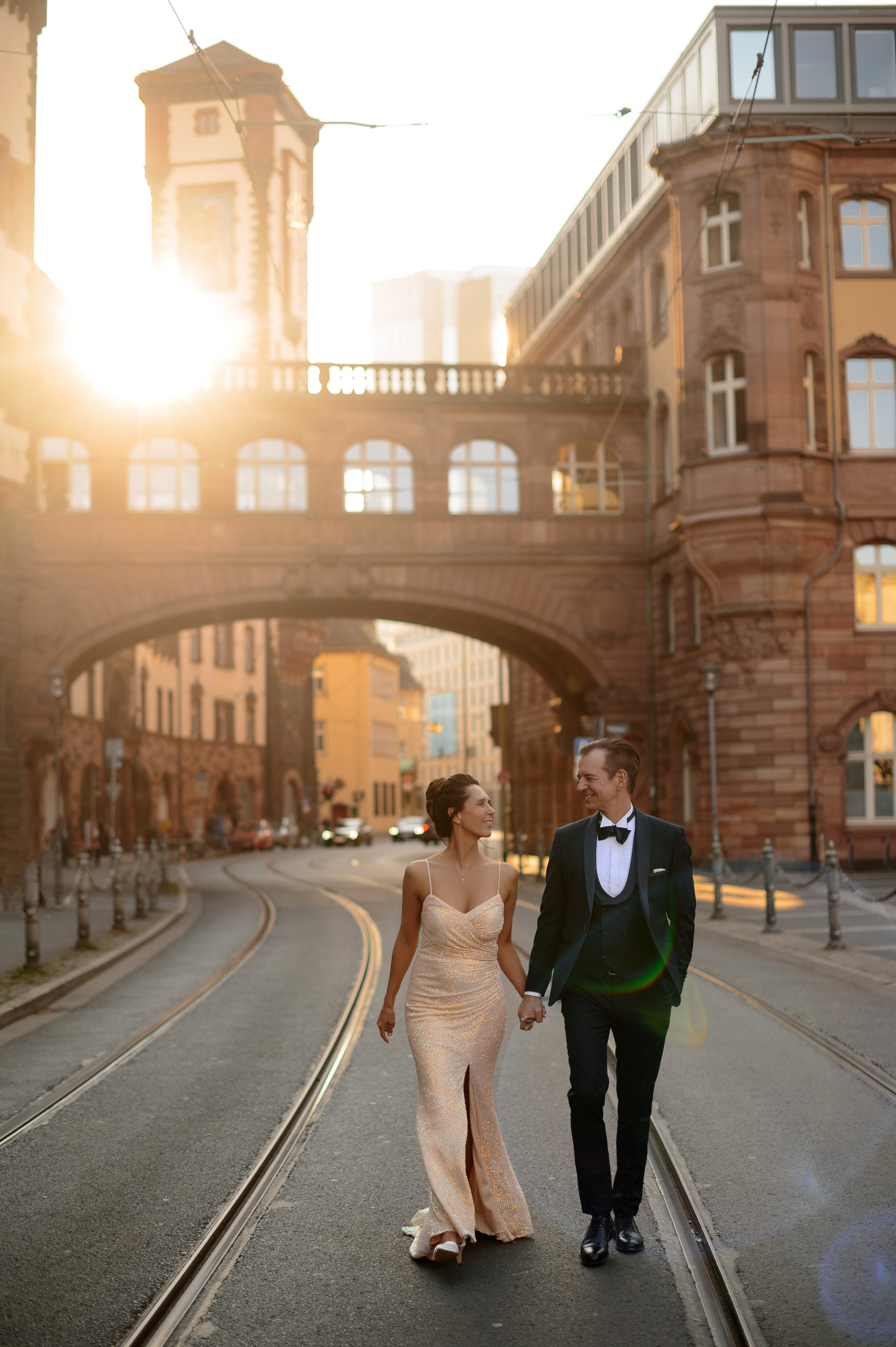 Standesamtliche Hochzeit in Frankfurt - Getting Ready, First Look & Römer