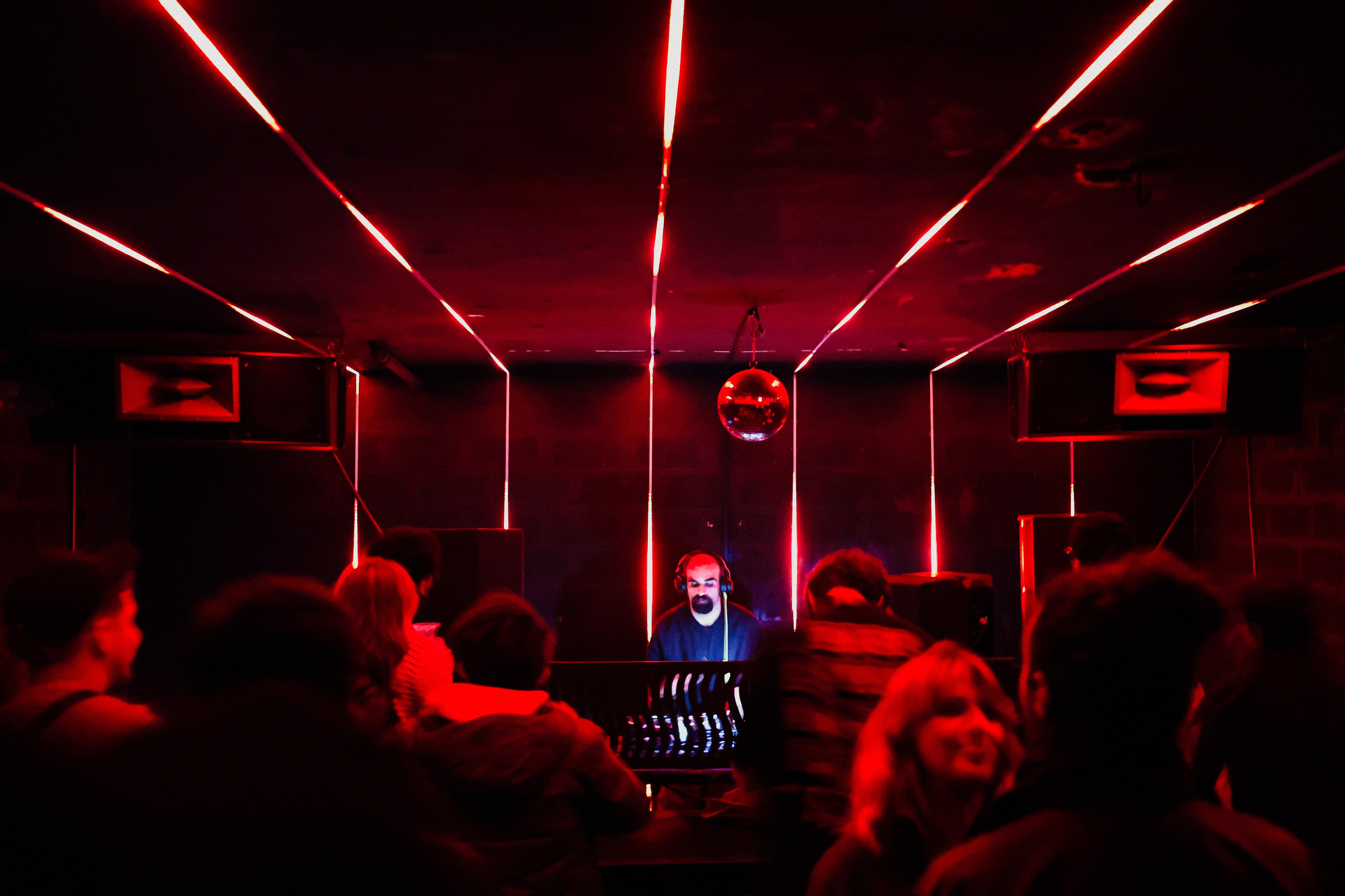 Event reportage (WHATISGOINGON x HOW). Asmikiam