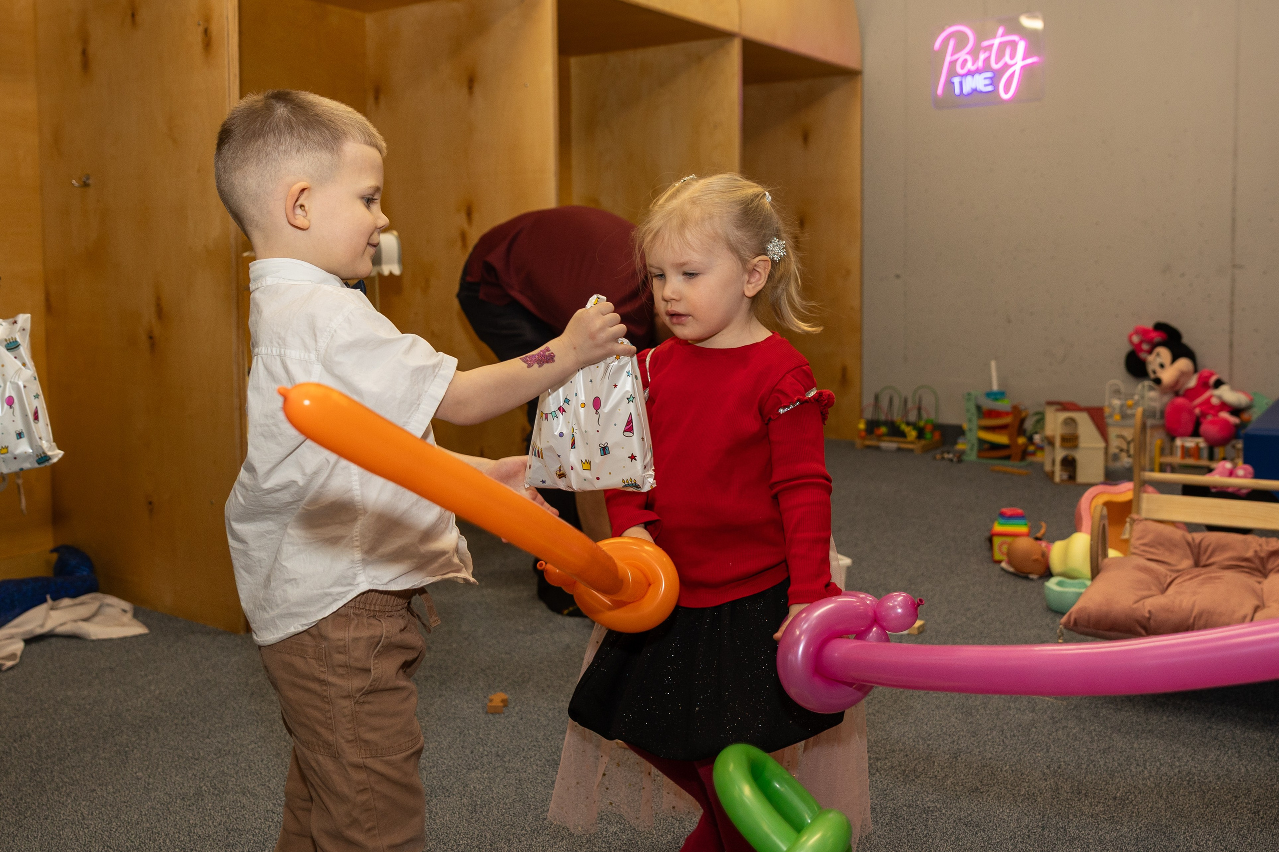 День рождения Артёма 24 января 2026 года. Семейный и детский фотограф в Варшаве Мила Бобровская