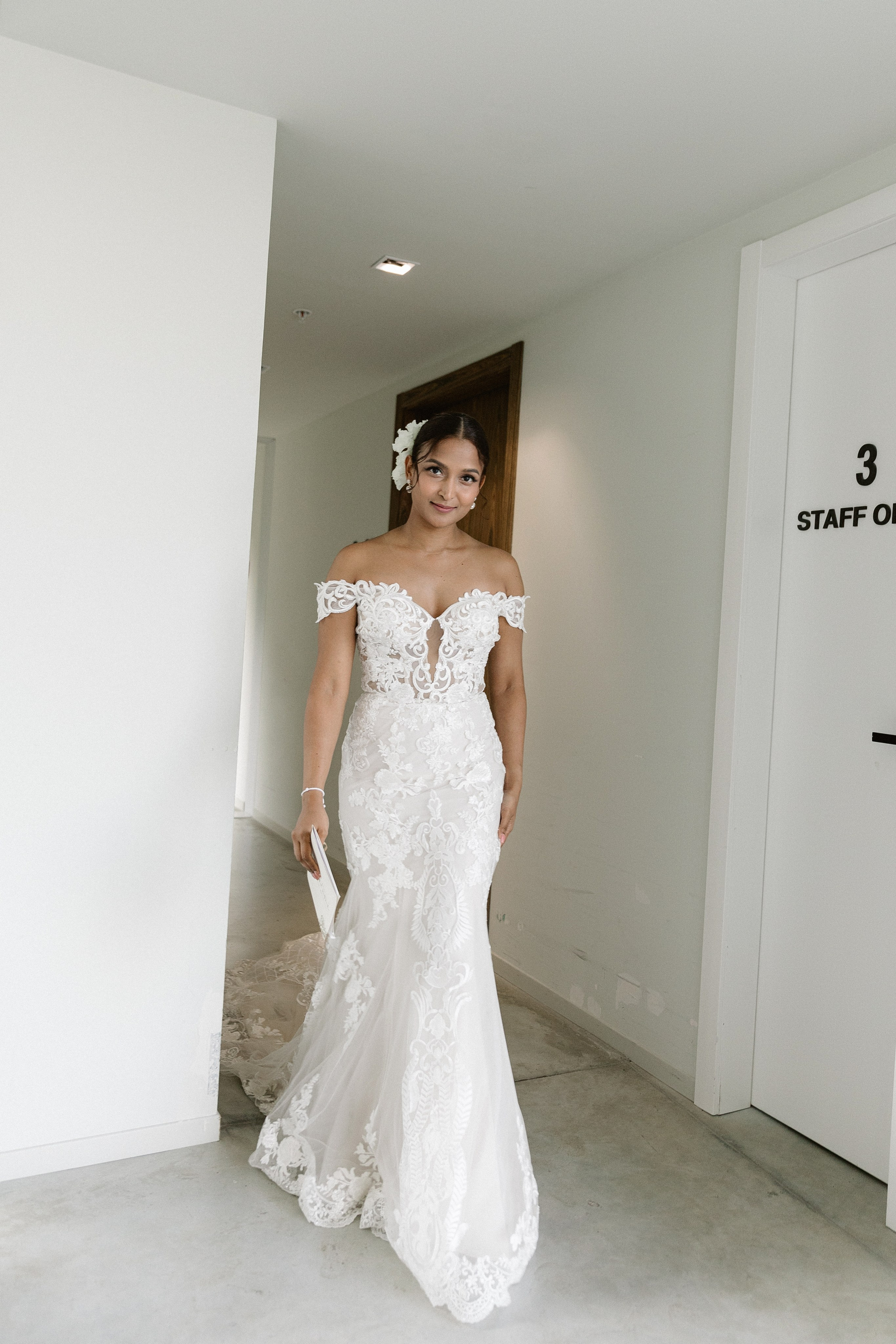 Thesakaya and Kevin. Photographer Anna Nazarenko