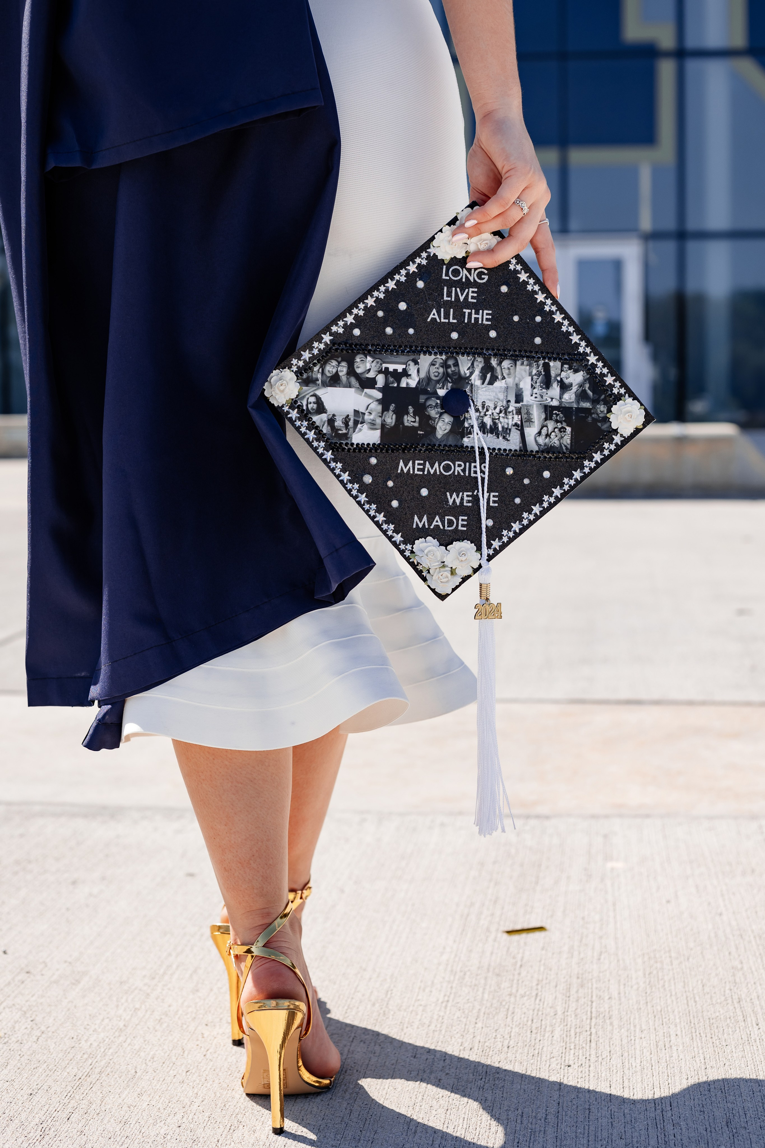 Decorating your graduation cap: do’s and don’ts. Portrait and graduation photographer Marina Simanava