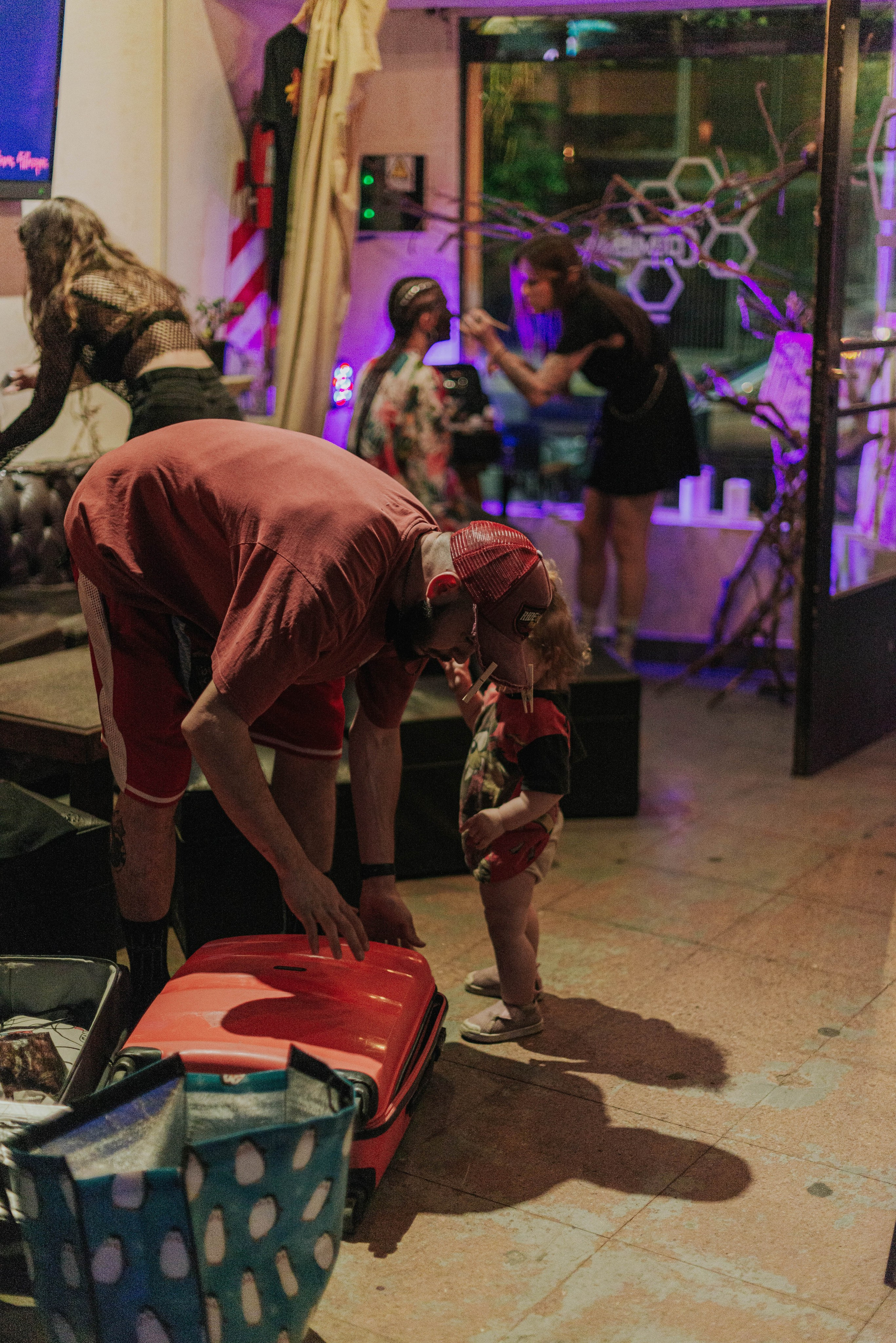 Ladno.cooperativa. Photographer @elmirkami in the city of Buenos Aires